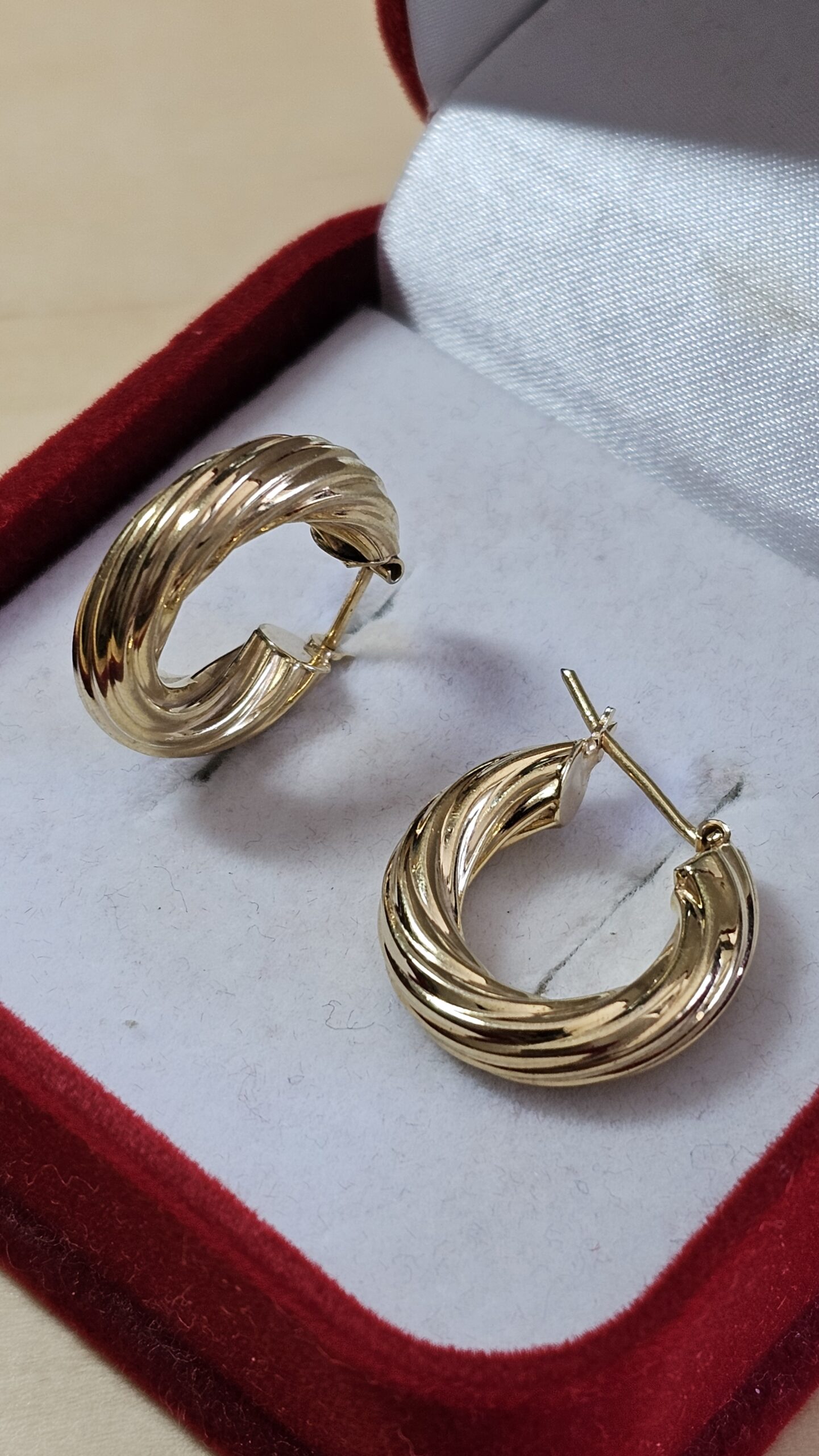 Nostalgische Ohrringe Creolen Gold 333 Design Vintage elegant OR121