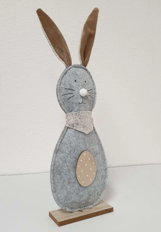 Ostern Frühling Osterhase Hase Filz grau mit Osterei und Punkte auf Holzsockel 42x12x5 cm