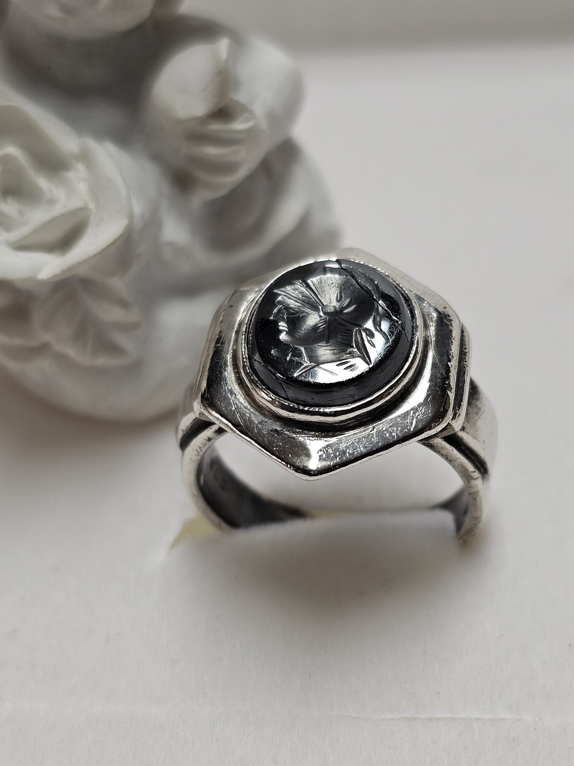 19,5 mm Ring Siegelring Silber 800 Hämatit Platte Schnitzerei Soldat Krieger römisch Vintage SR1643