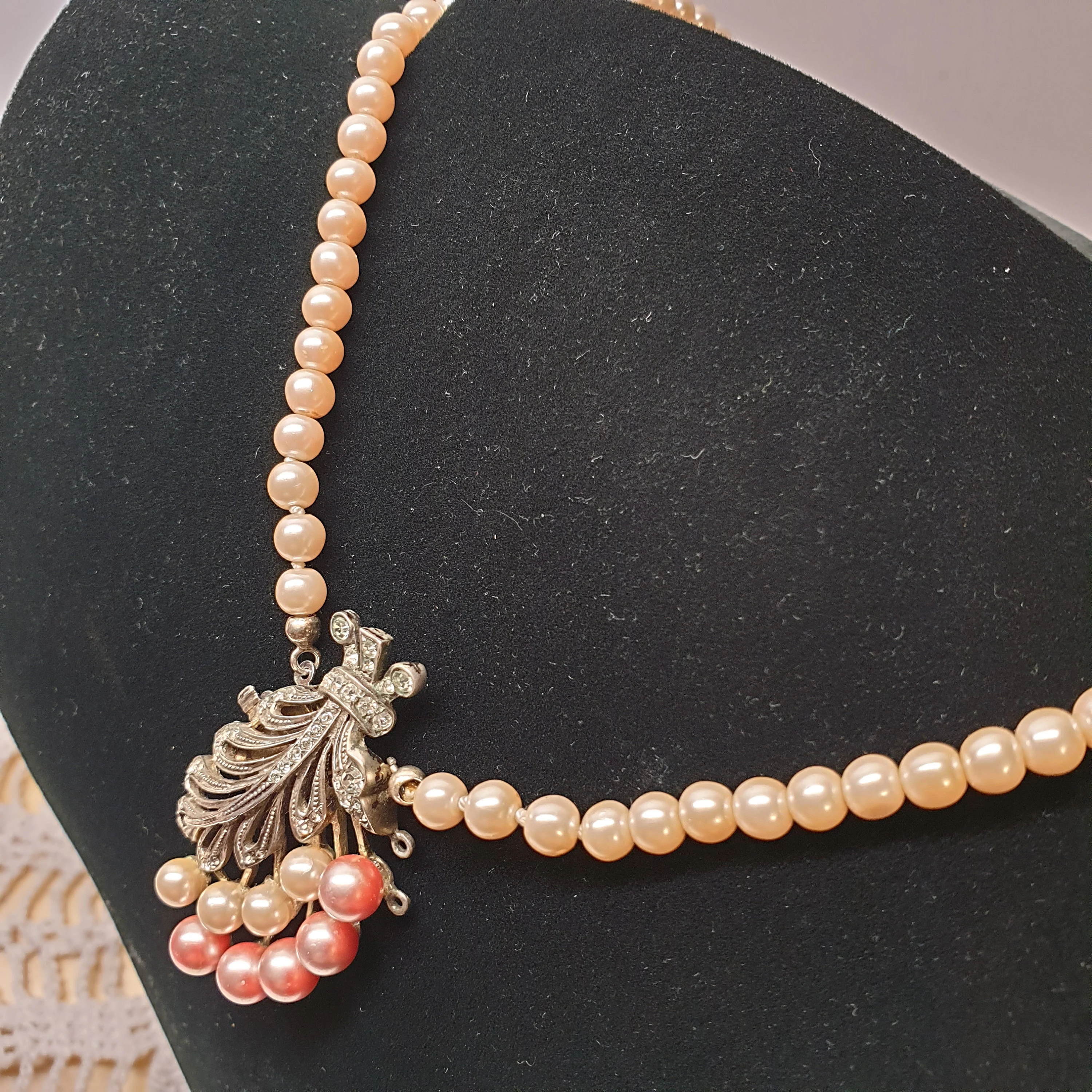 45 cm Halskette Kette Perlenkette Perlen cremefarben rosa rosé Verschluss Silber 835 Kristalle klar Shabby Vintage selten rar SK1466