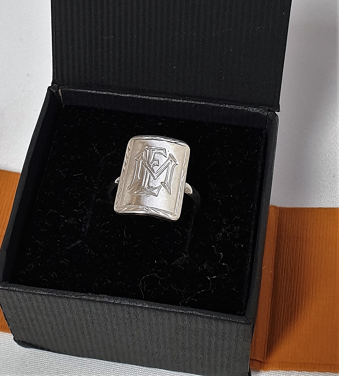 17,5 mm Ring Siegelring Silber 800 Initialen Buchstaben "ME" bzw. "EM" Shabby Vintage Silberschmiede SR1109