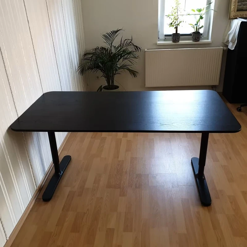 Bekant Schreibtisch schwarz Eschenfurnier/schwarz 160x80 cm