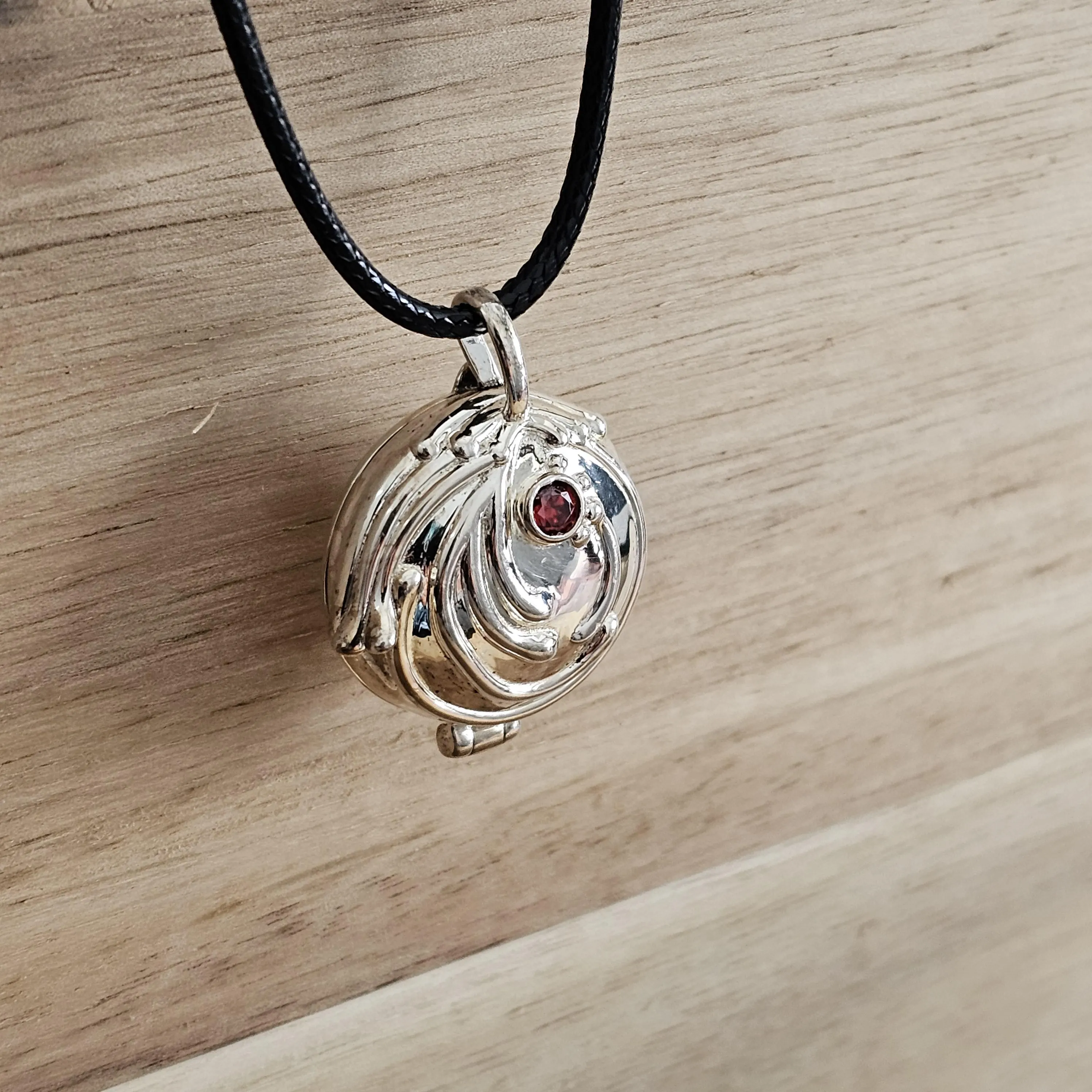 Anhänger Medaillon ohne Kette Silber 925 Kristall Steinchen rot orange Vintage Design elegant SKA1282