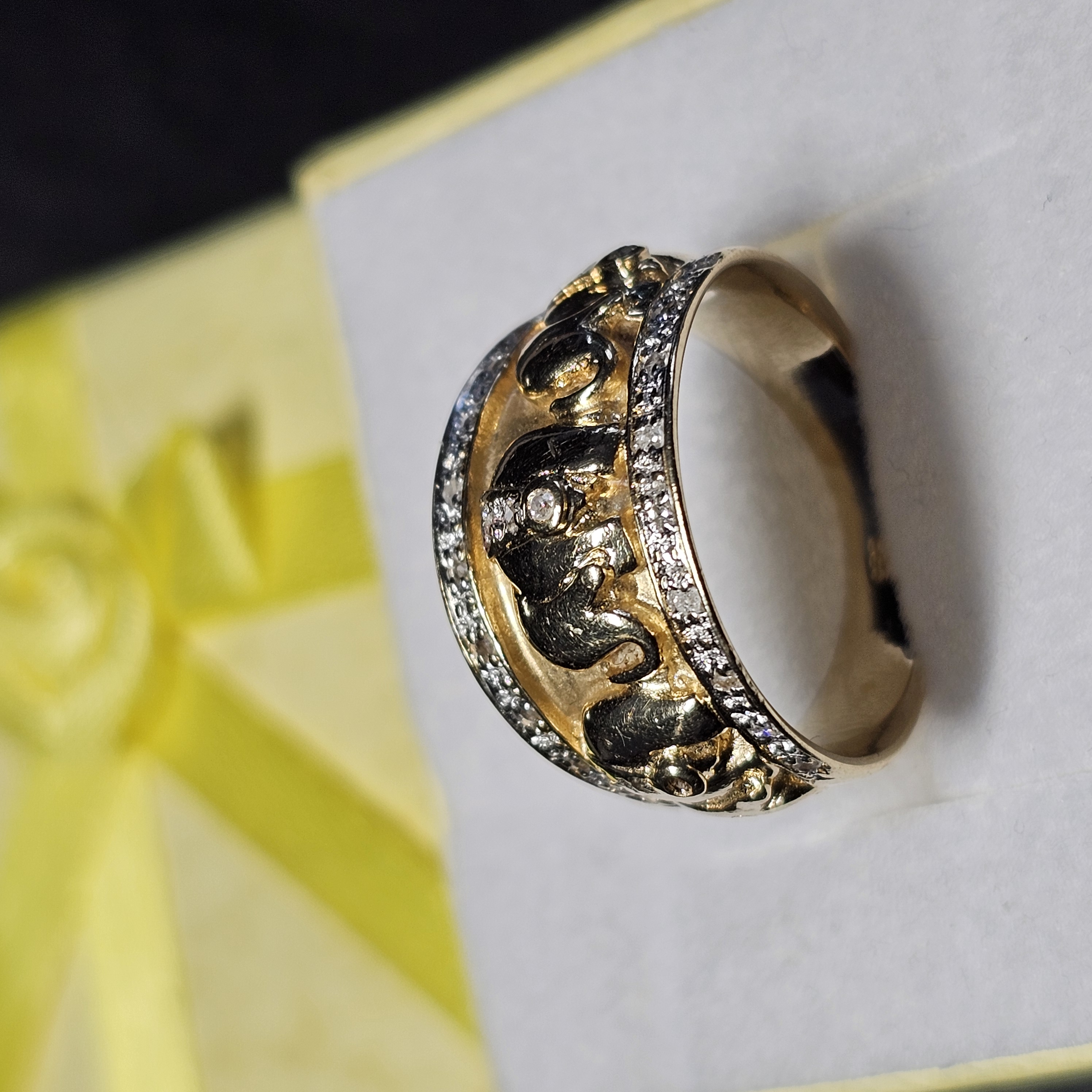 17 mm Nostalgischer Goldring Ring Gold 585 kleinste Diamantsteinchen Elefanten Vintage selten rar GR294