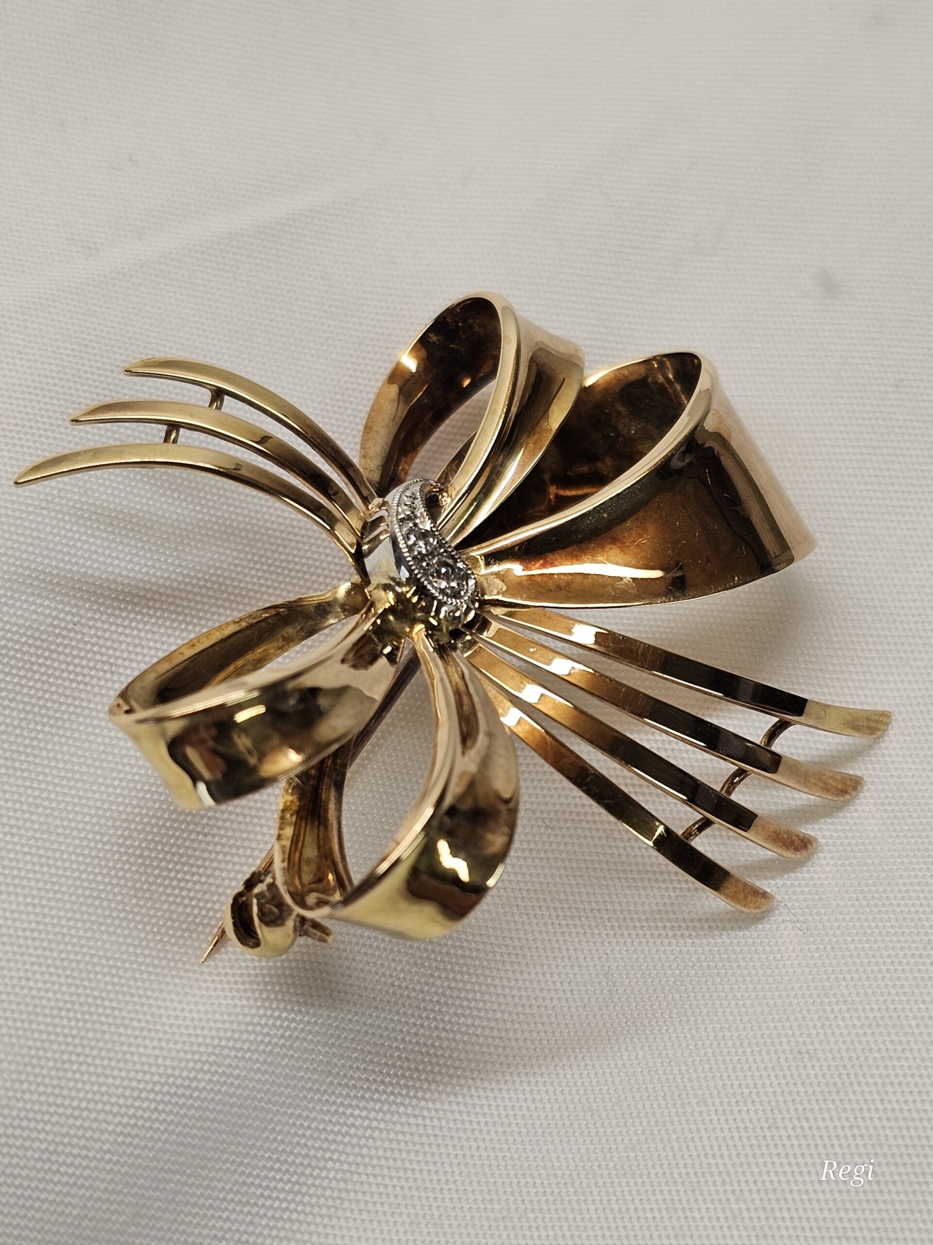 Nostalgische Brosche Anstecknadel Design Schleife Gold 585 teilplatiniert Topas Steinchen klar Vintage elegant GB115