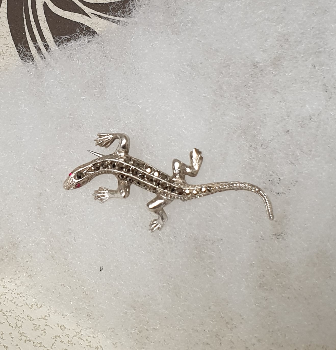 Art Deco Anstecknadel Brosche Silber 830 Markasiten & Kristalle rot Echse Eidechse Salamander Shabby Vintage SB468