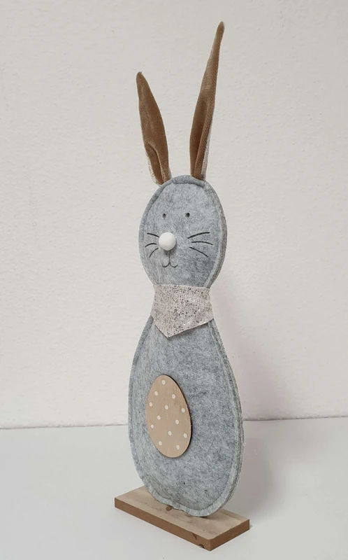 Ostern Frühling Osterhase Hase Filz grau mit Osterei und Punkte auf Holzsockel 42x12x5 cm