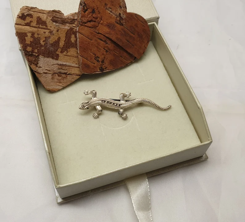 Art Deco Anstecknadel Brosche Silber 835 Markasiten & Kristalle grün Echse Eidechse Salamander SB392