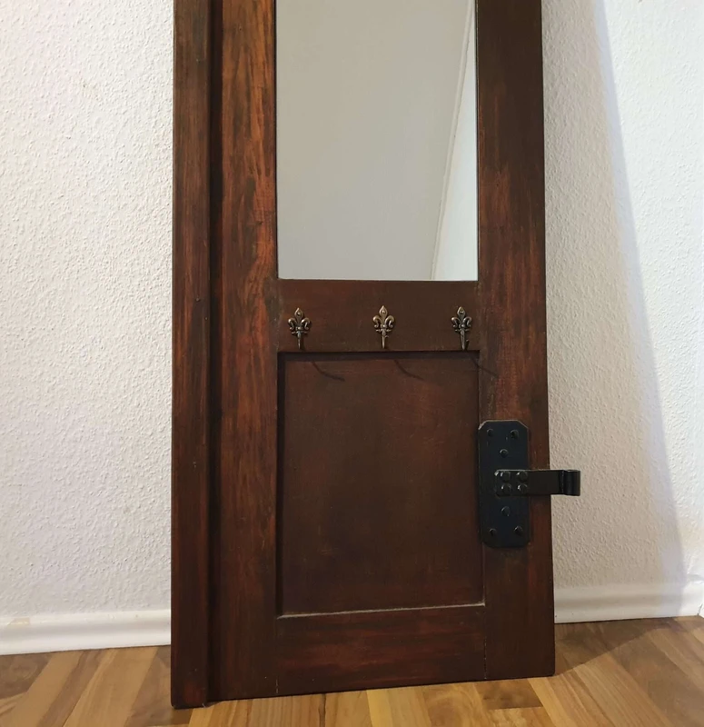 Garderobe mit Siegel in mahagoni Massivholz Fensterlade Beschläge Kleiderhaken Sp102