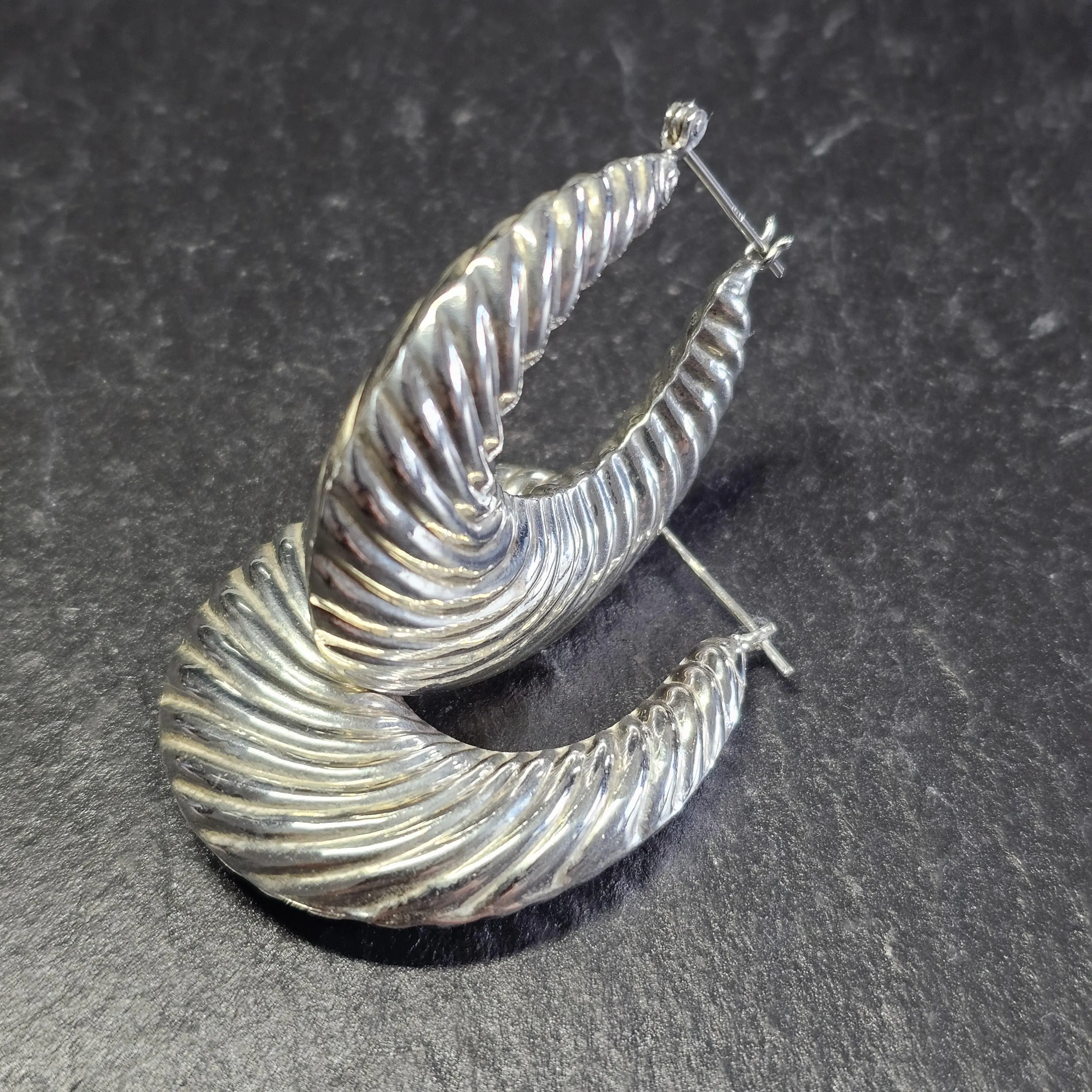 Stylische Creolen Ohrringe groß Silber Design Vintage Eleganz SO490