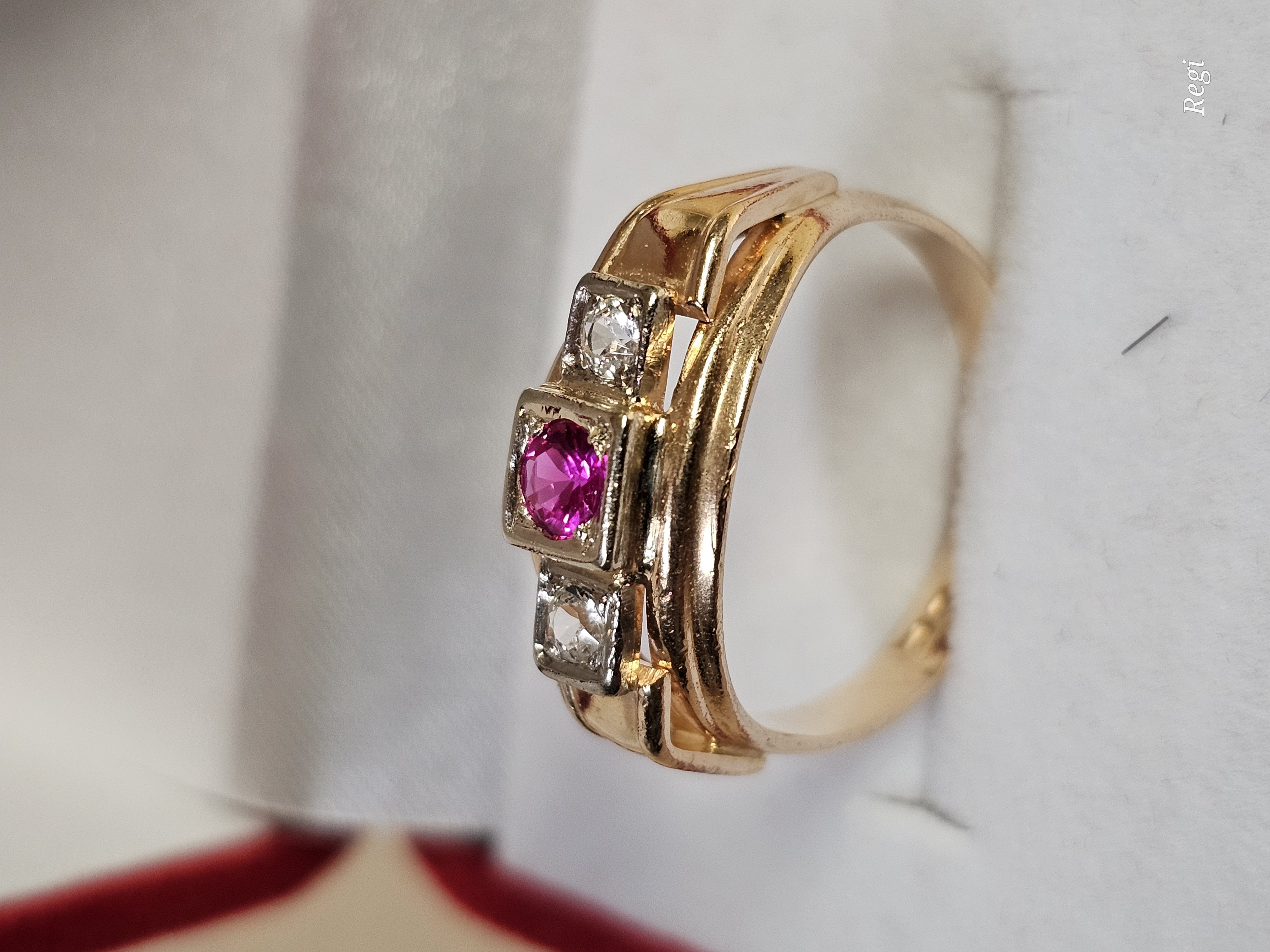 17,5 mm Nostalgischer Ring Gold 14 k 585 Rubin & Kristalle Steinchen klar Vintage Design elegant GR341