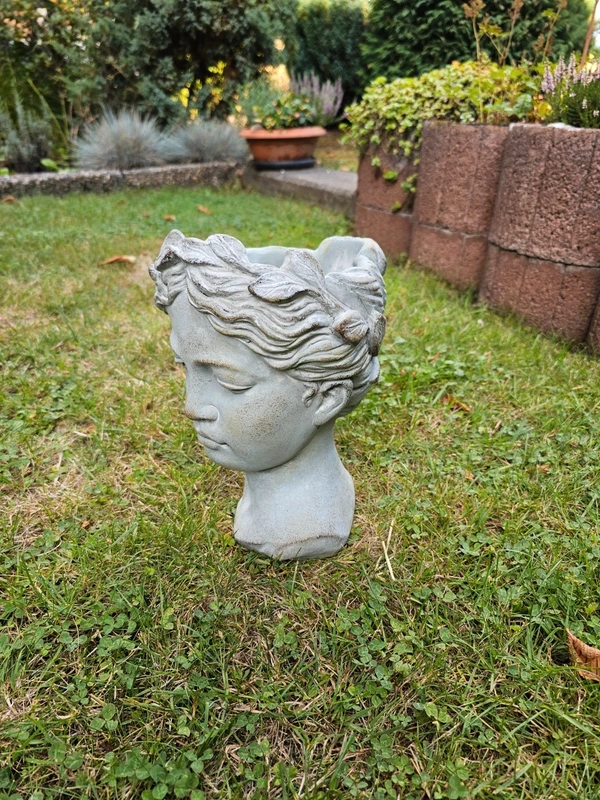 Pflanzbüste Pflanztopf Kopf Skulptur aus Keramik