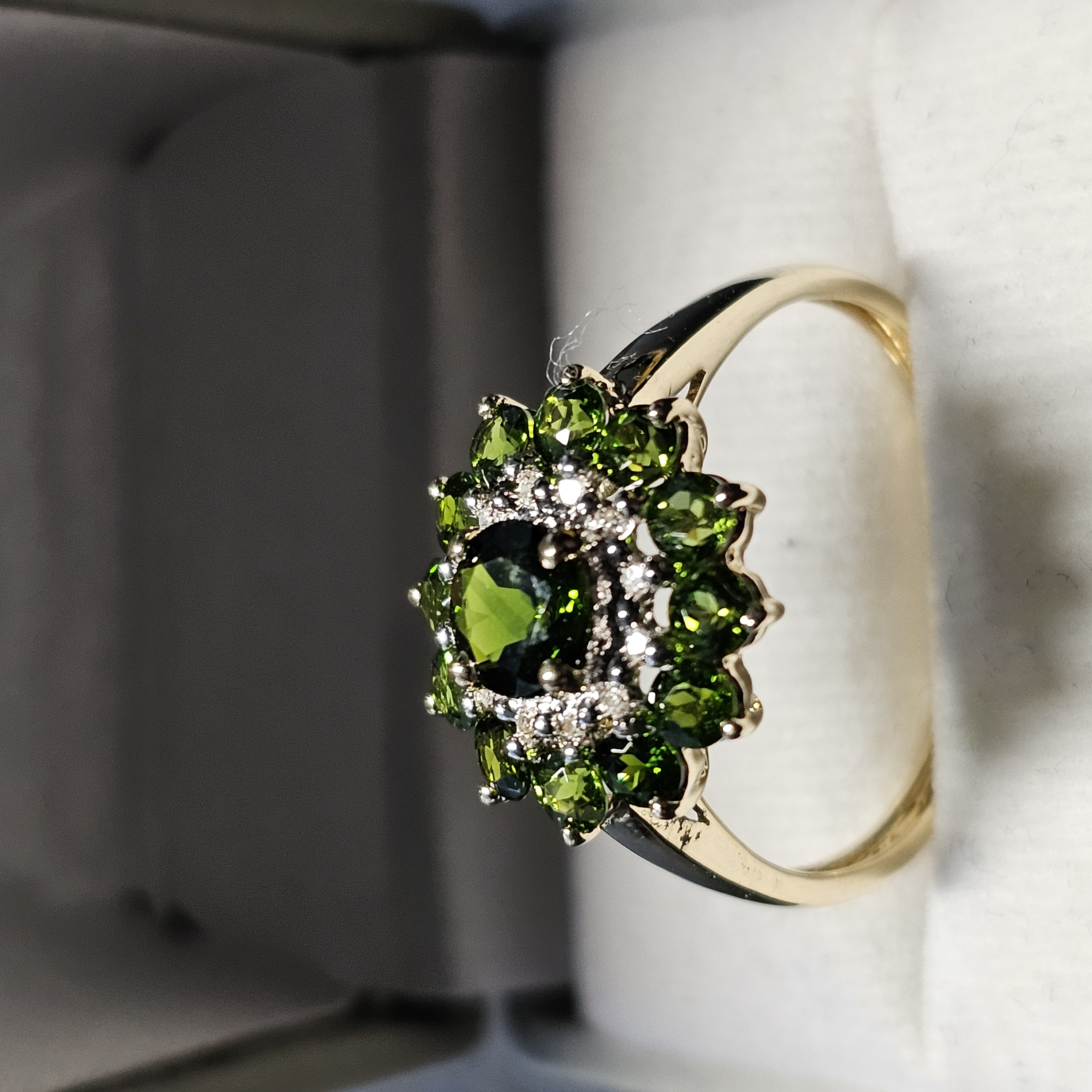 21,1 mm Nostalgischer Ring Goldring Gold 585 Kristalle grün & klar Vintage elegant GR377