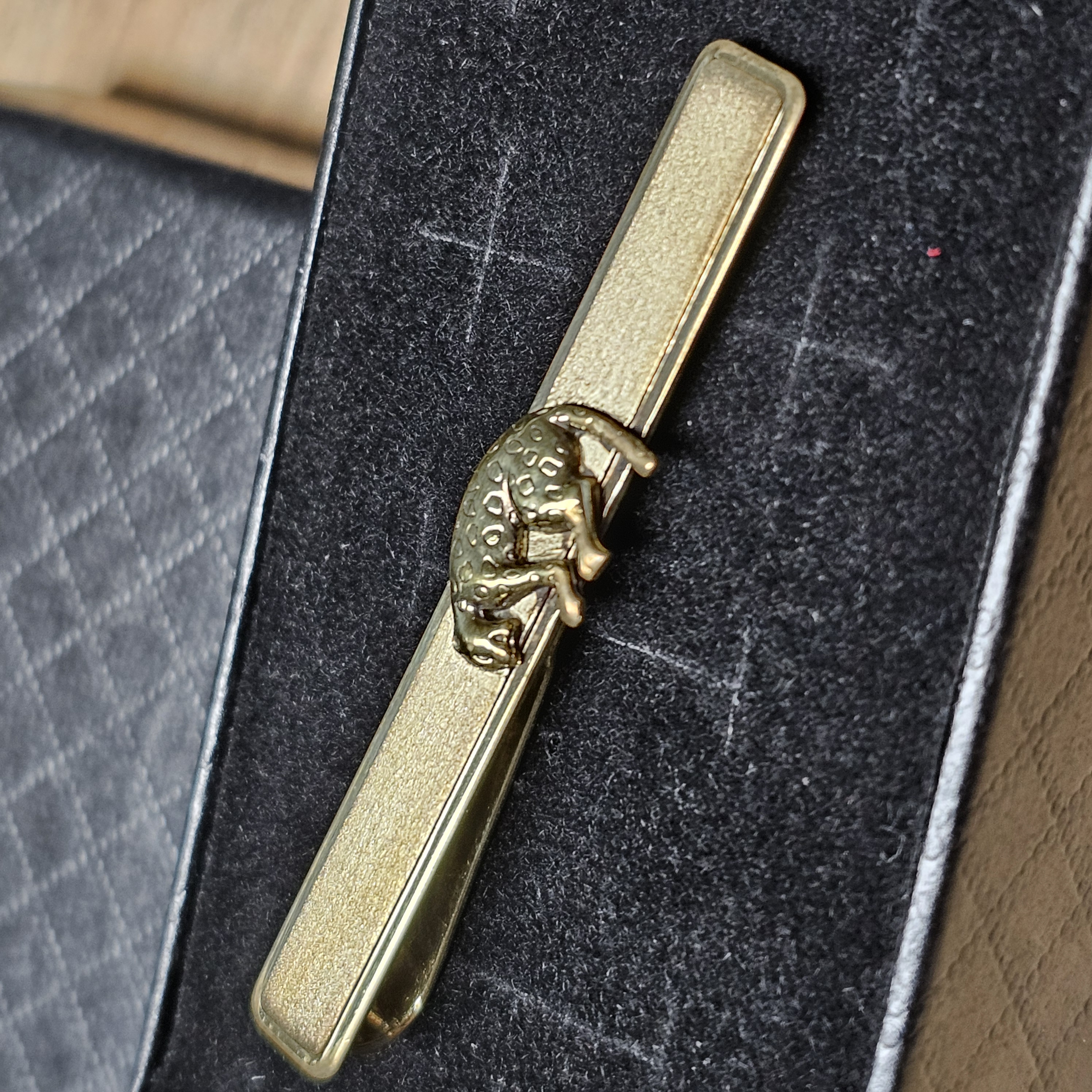 Krawattenklammer Klemme Amerikaner Doublé vergoldet Raubkatze Leopard Leo Vintage Design Eleganz KW101