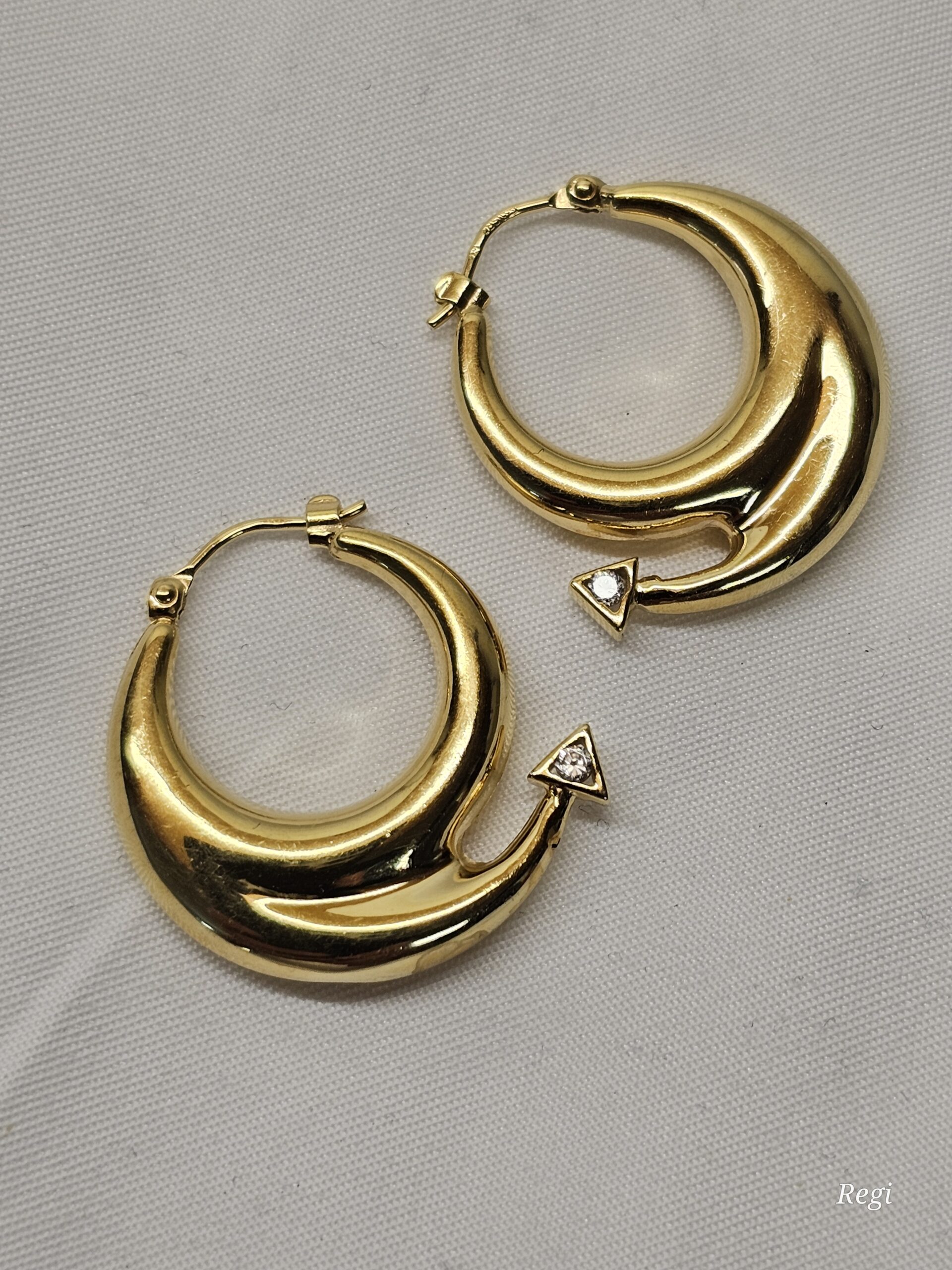 Extravagante Design Ohrringe Ohrhänger Creolen Gold 585 Pfeil Dreieck Kristall Steinchen klar Vintage elegant OR154