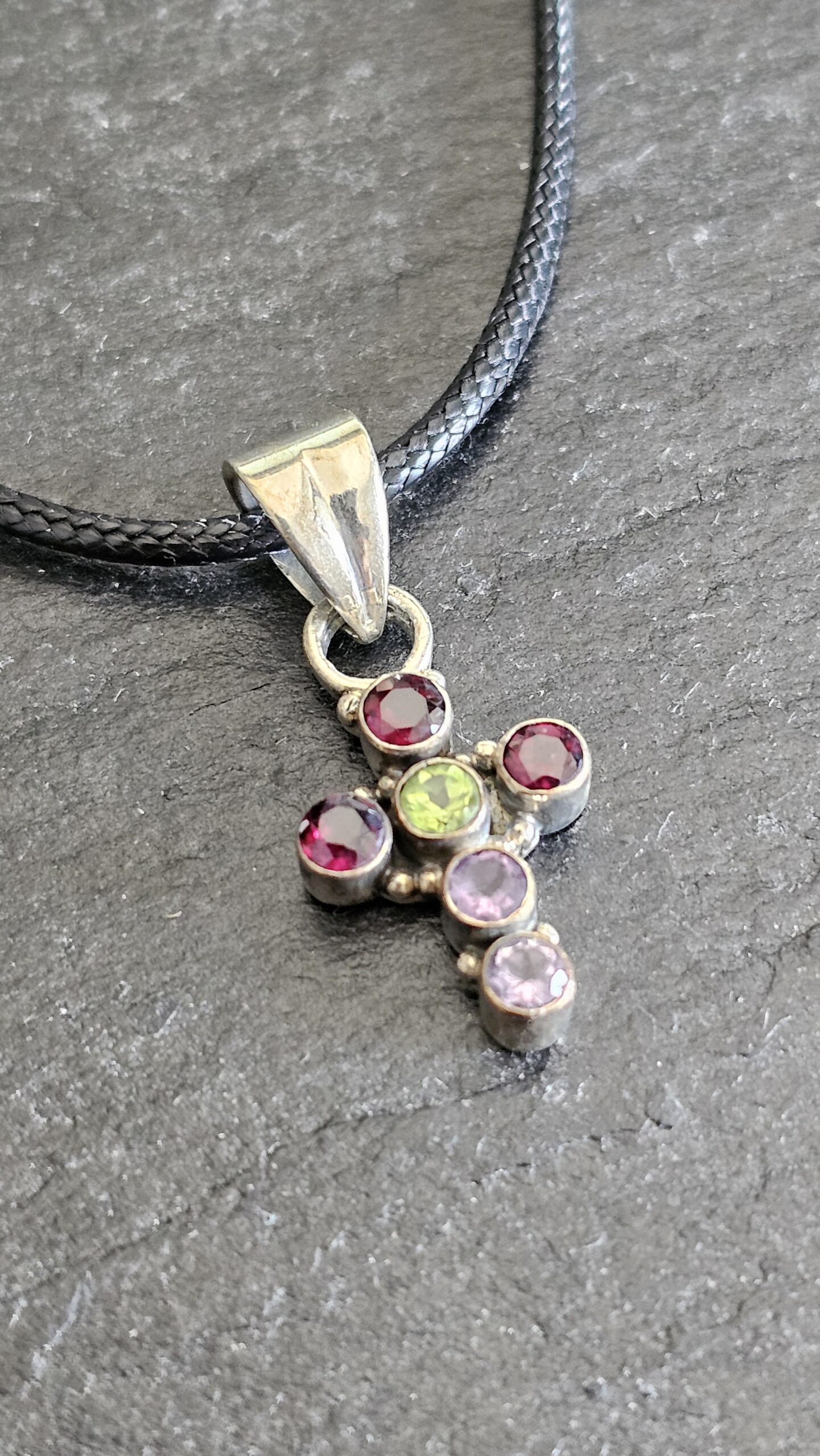 Nostalgischer Anhänger Kreuz Kreuzanhänger ohne Kette Silber 925 Turmalin himbeerfarben grün fliederfarben Vintage selten rar SKA1658