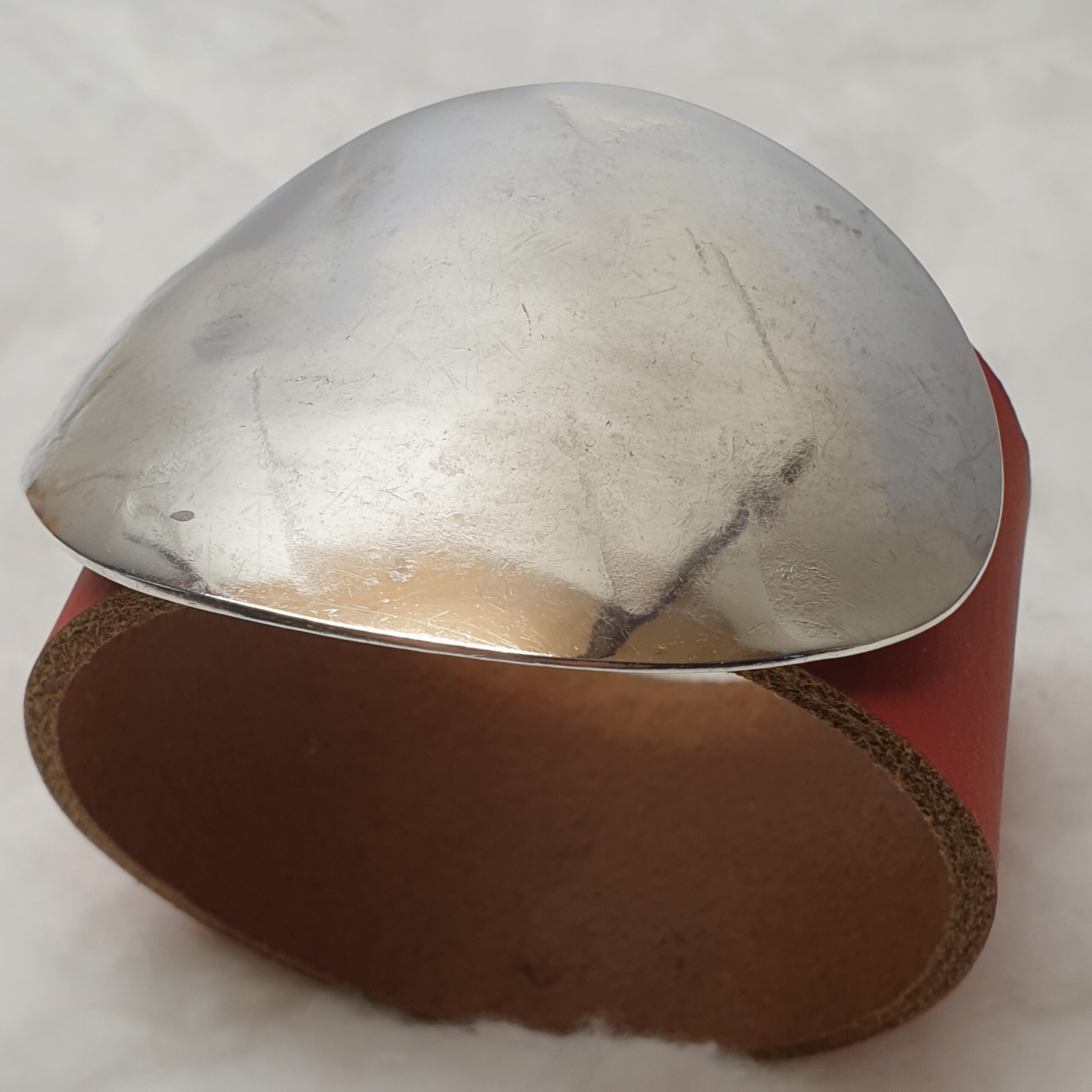 Rote Lederarmband mit Strichmuster-Glanzschliesse BS109