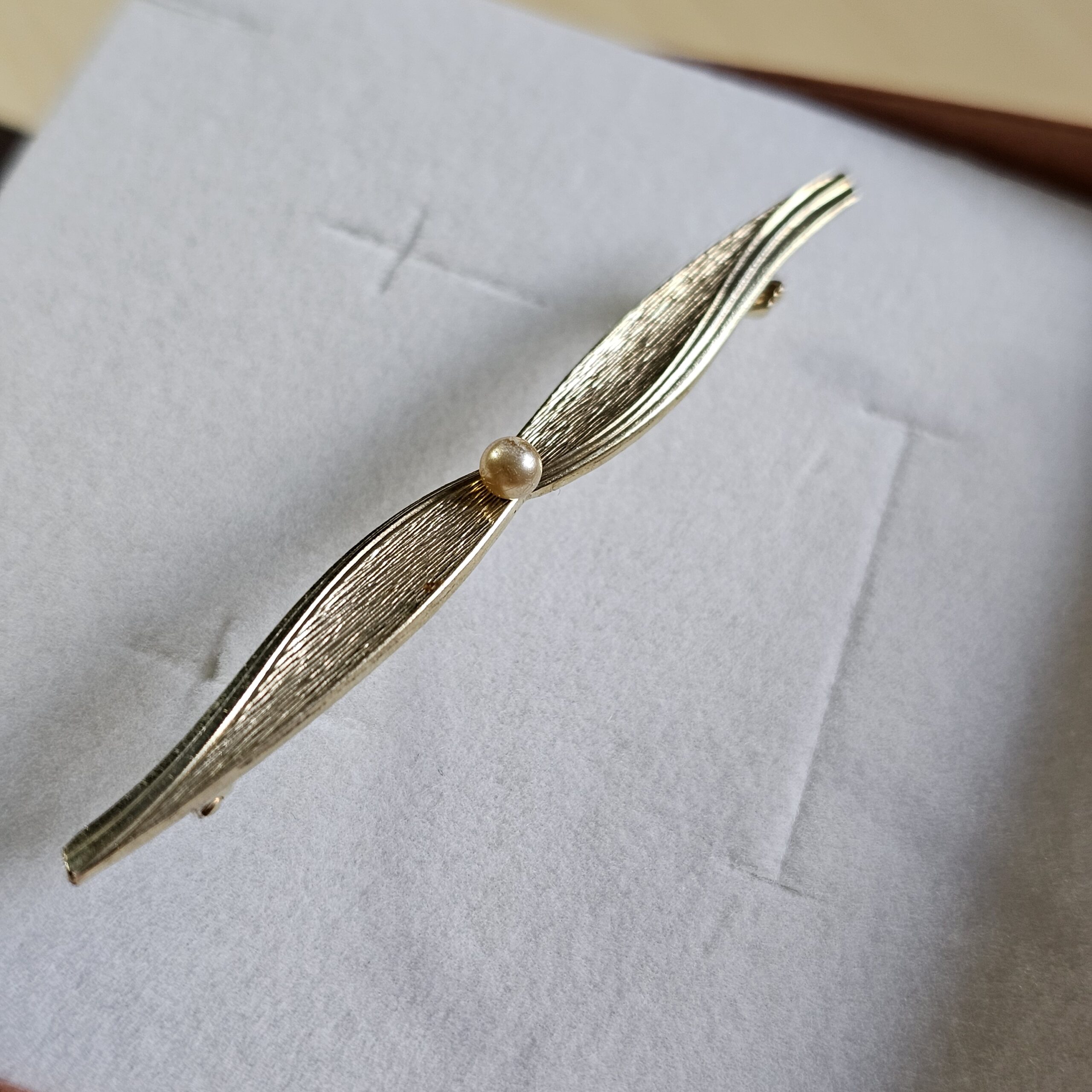 Anstecknadel Brosche Shabby Vintage mit Perle Amerikaner Doublé vergoldet Nostalgie selten rar SB525