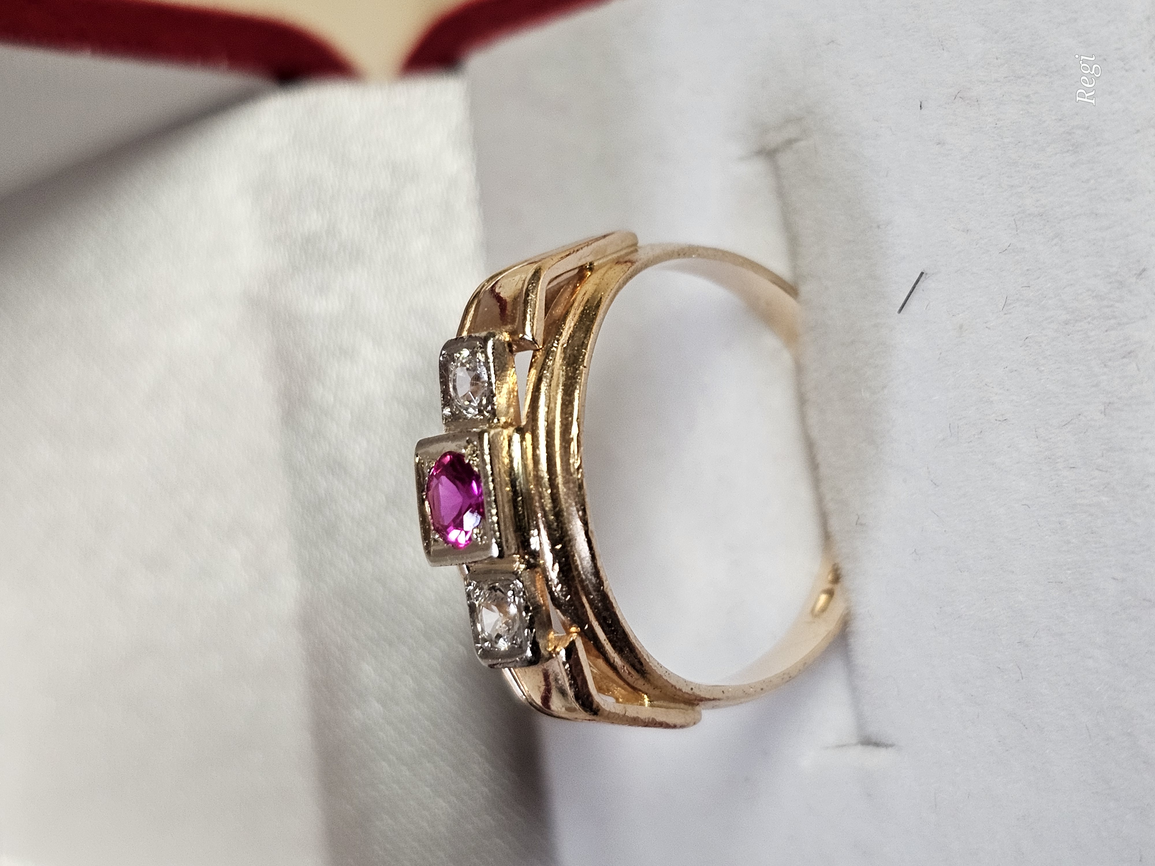 17,5 mm Nostalgischer Ring Gold 14 k 585 Rubin & Kristalle Steinchen klar Vintage Design elegant GR341
