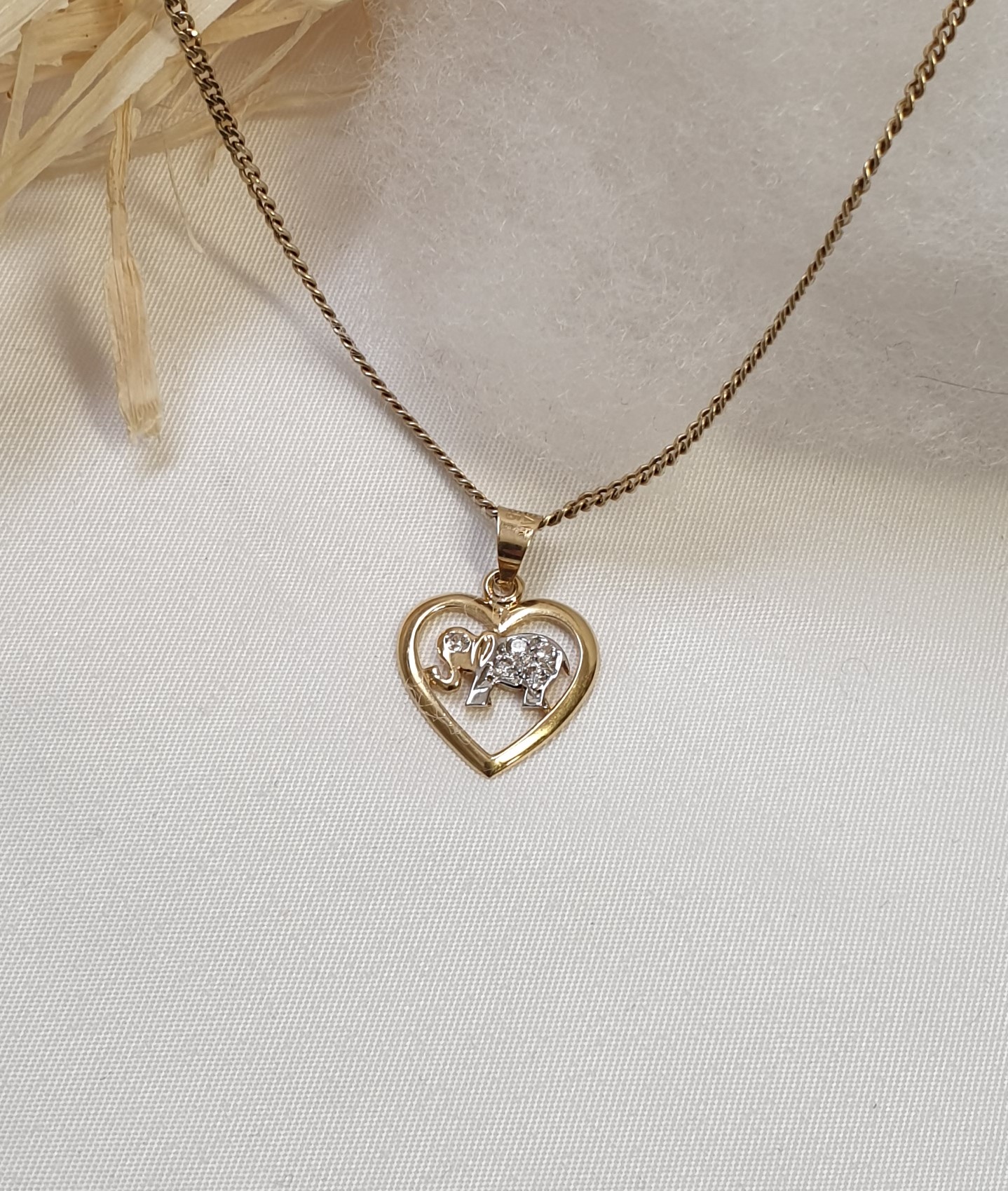 Nostalgischer Anhänger Herz Elefant Gold 585 Kristalle klar Vintage elegant GAN120 – Bild 3