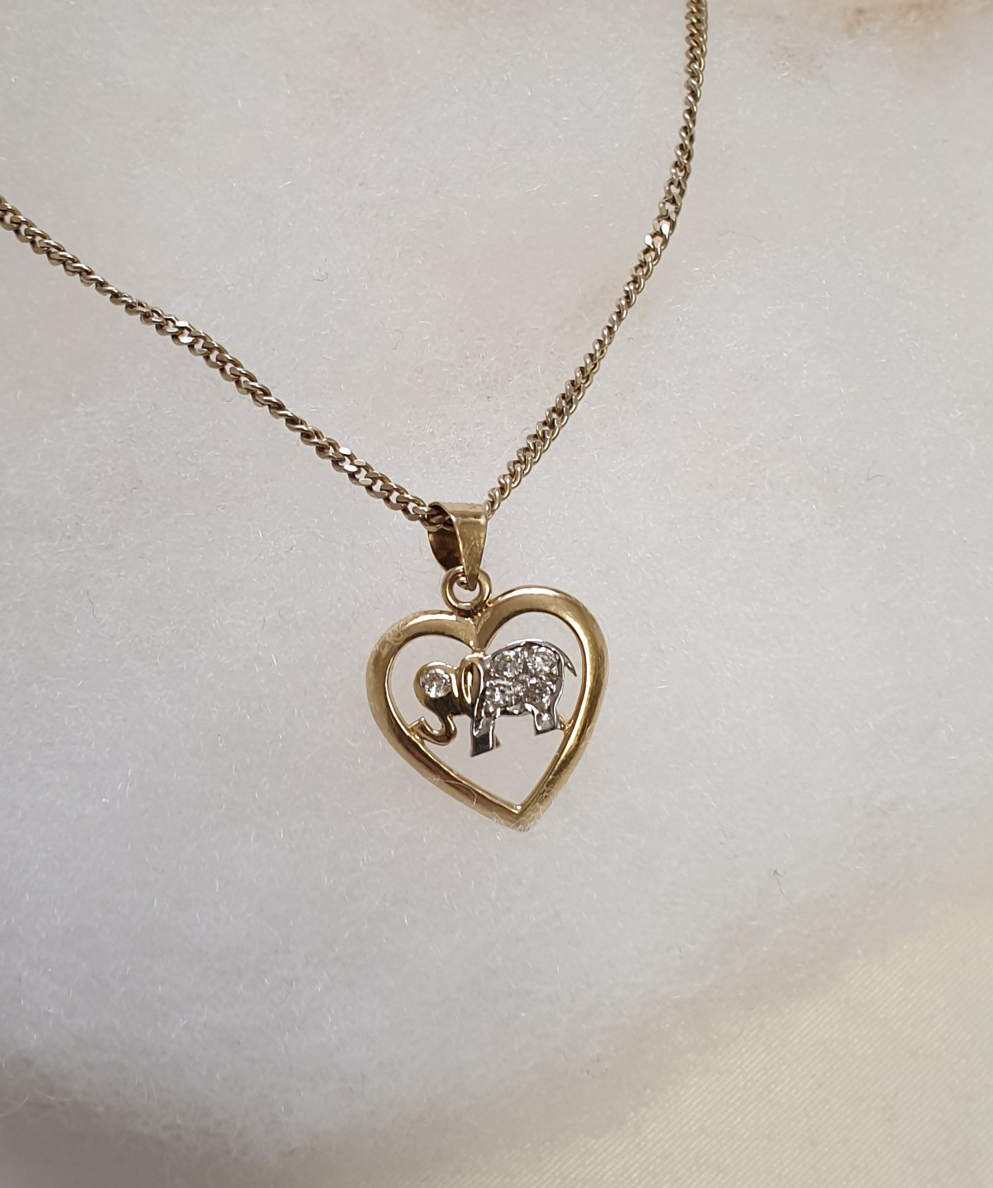 Nostalgischer Anhänger Herz Elefant Gold 585 Kristalle klar Vintage elegant GAN120