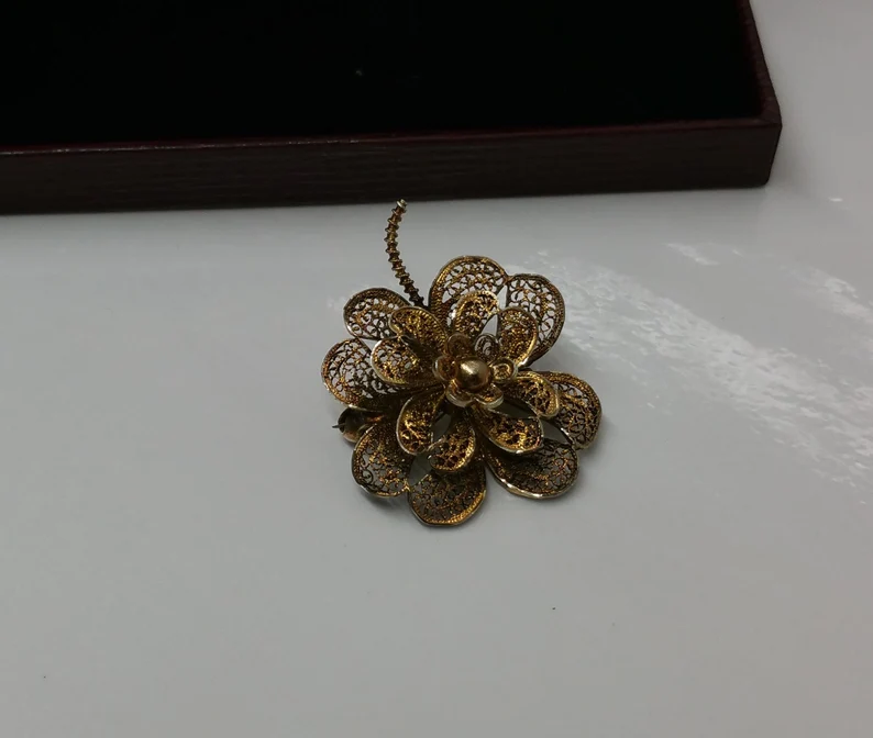 Brosche Anstecknadel filigran Silber 833 vergoldete Blüte Blume Shabby Vintage SB223 – Bild 3