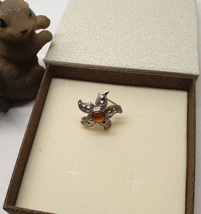 Shabby Vintage Anstecknadel Brosche Silber 835 Farbstein orange Blume Blüte Silberschmiede Kunst SB399 – Bild 2