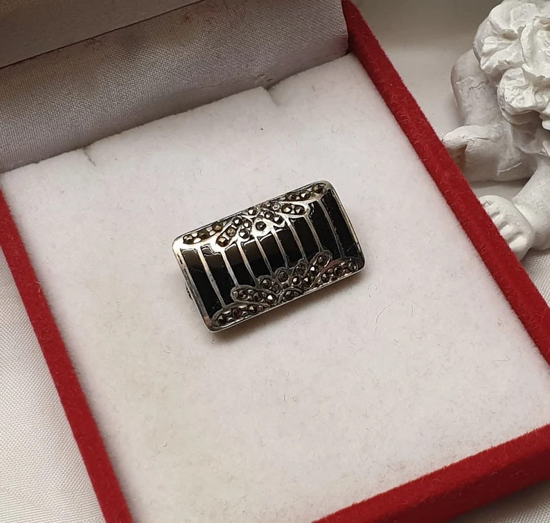 Shabby Vintage Brosche Anstecknadel Silber 925 Emaille schwarz Markasiten SB409