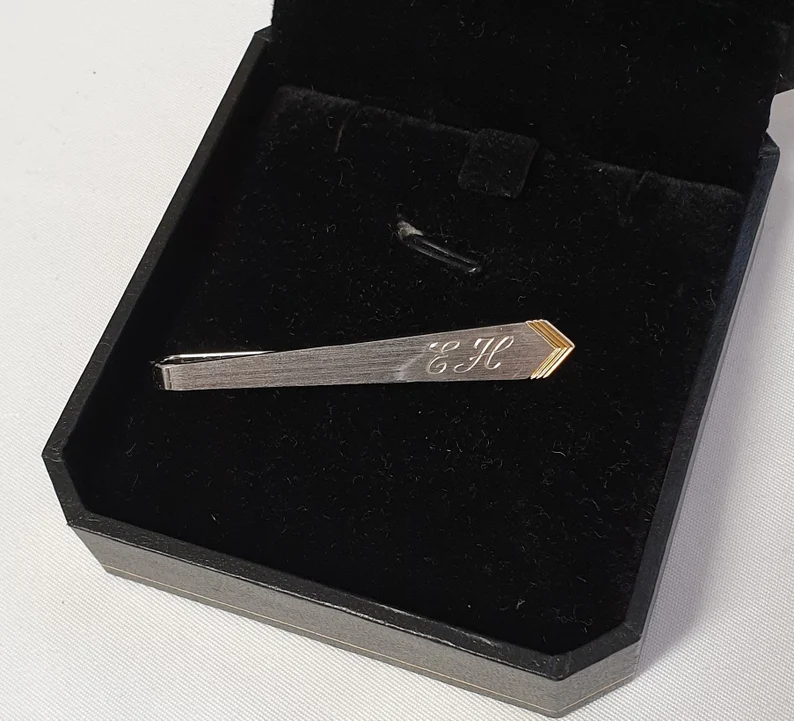 Krawattenklammer Klemme Krawattennadel Silber 835 teilvergoldet Gravur Buchstaben Initialen "EH" Vintage elegant KN201 – Bild 3