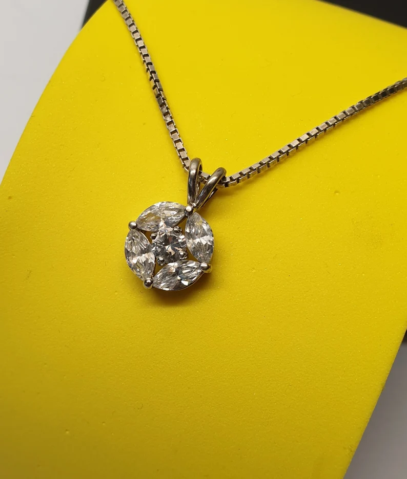 Nostalgischer Anhänger edles Design Kristalle klar Vintage elegant SKA1617 – Bild 2