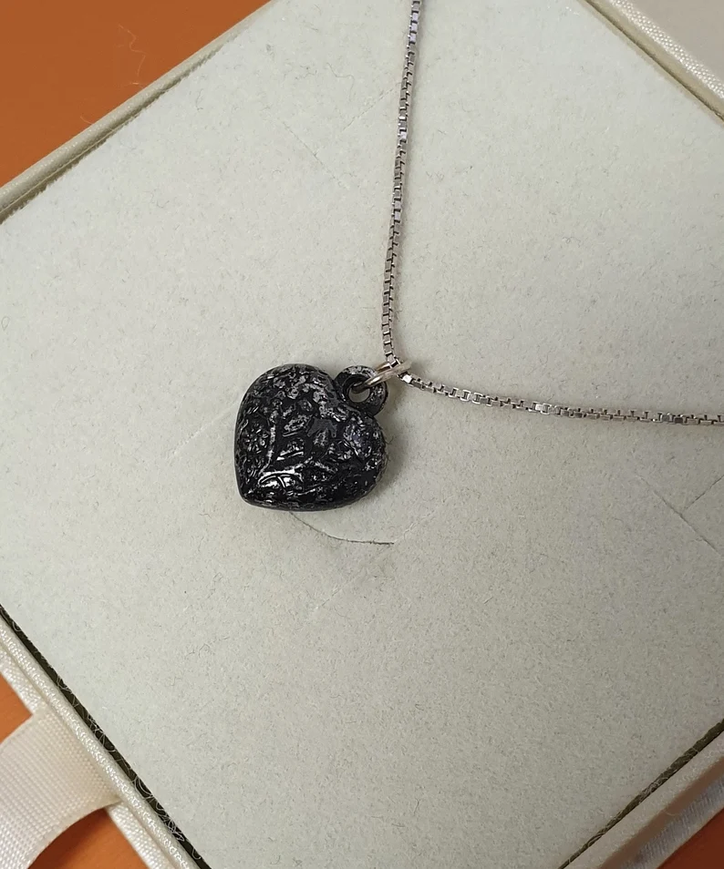 Nostalgischer Anhänger Herz Herzchen altsilberfarben Shabby Vintage SKA1441 – Bild 3