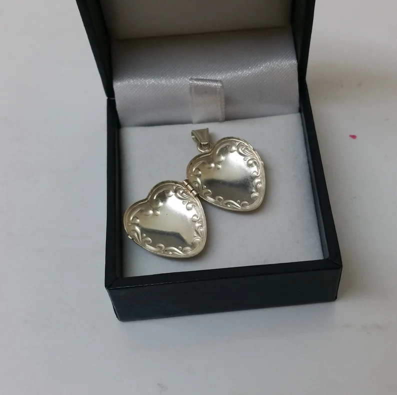 Nostalgischer Anhänger ohne Kette Silber 835 Silber Medaillon Herz Herzchen Initialen Buchstaben "KA" Shabby Vintage SKA711 – Bild 4