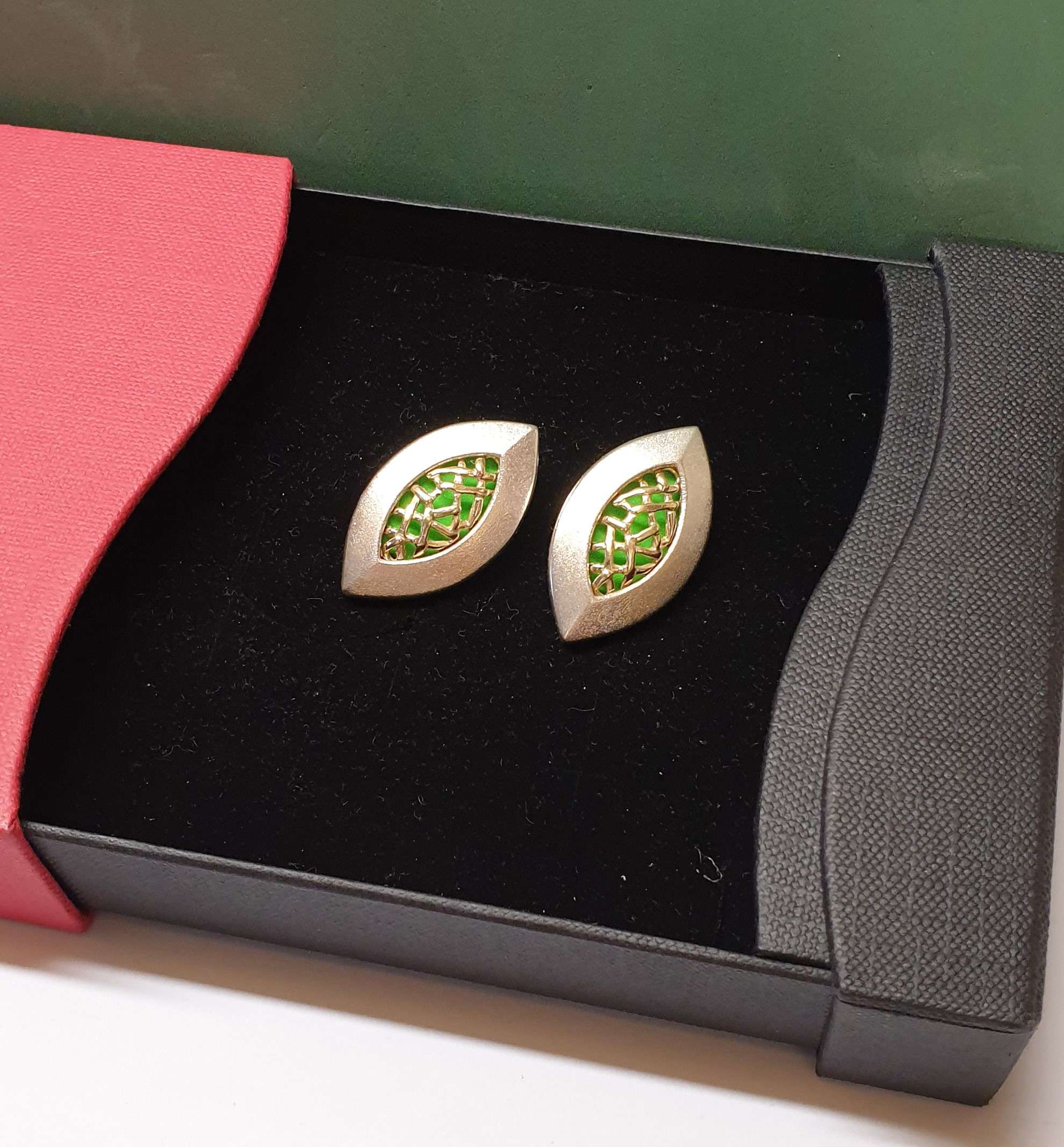 Nostalgische Ohrringe Ohrclips Silber 925 teilvergoldet Lawastein hellgrün edel Vintage Design selten rar SO277 – Bild 2