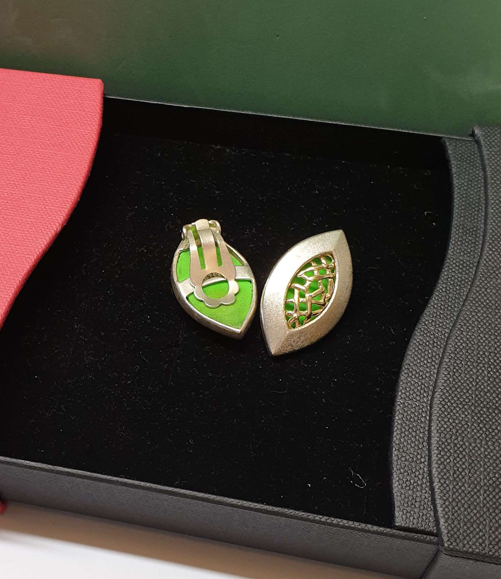 Nostalgische Ohrringe Ohrclips Silber 925 teilvergoldet Lawastein hellgrün edel Vintage Design selten rar SO277 – Bild 3