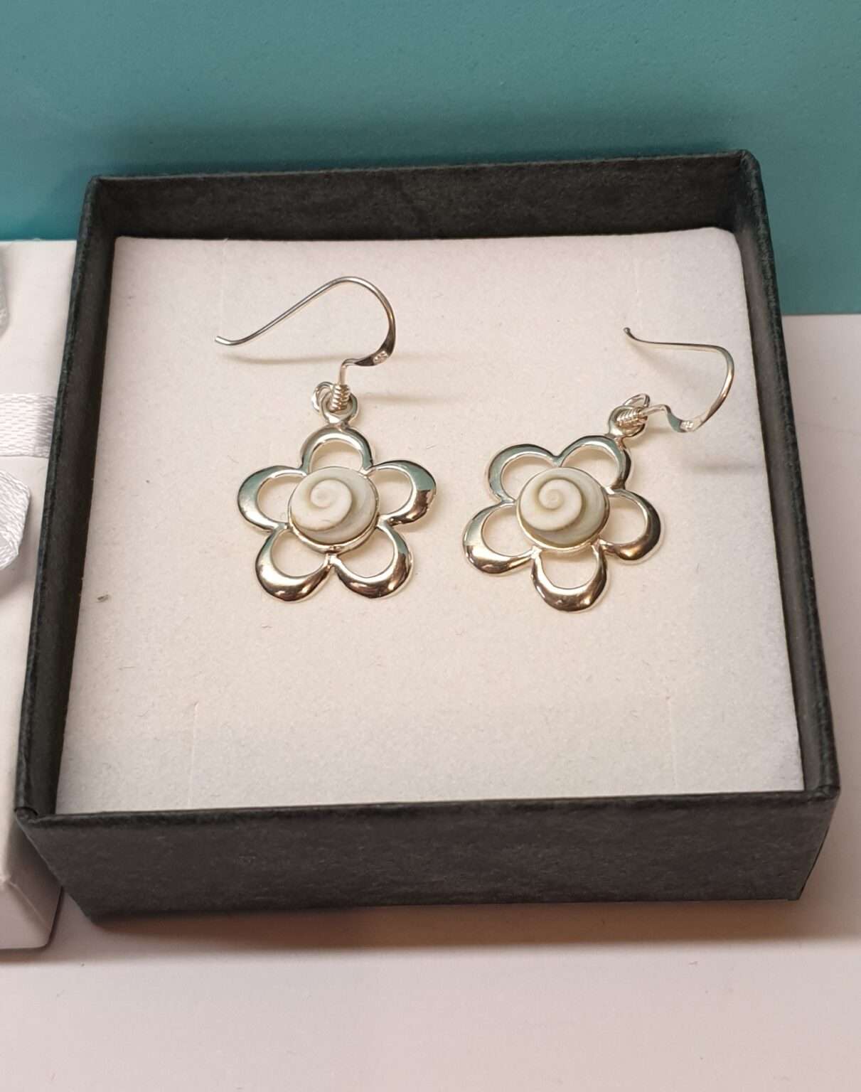 Miniblings Ohrringe Mit Blume & Blauer Perle - Handmade Modeschmuck Vergoldet