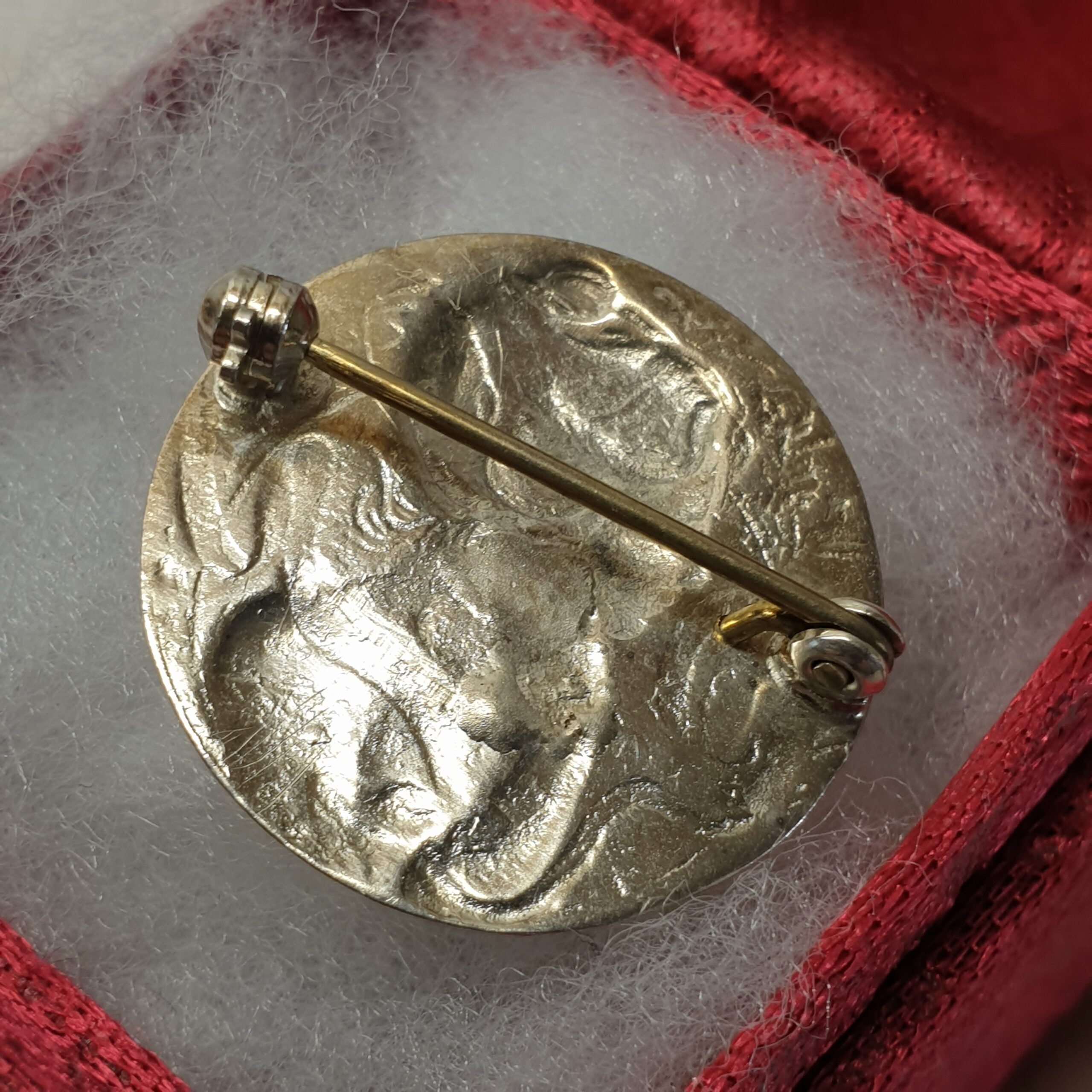 Brosche Anstecknadel nostalgisch Abbildung Frau Mädchen Silber schreitender Löwe links England Birmingham Shabby Vintage selten rar SB527 – Bild 4