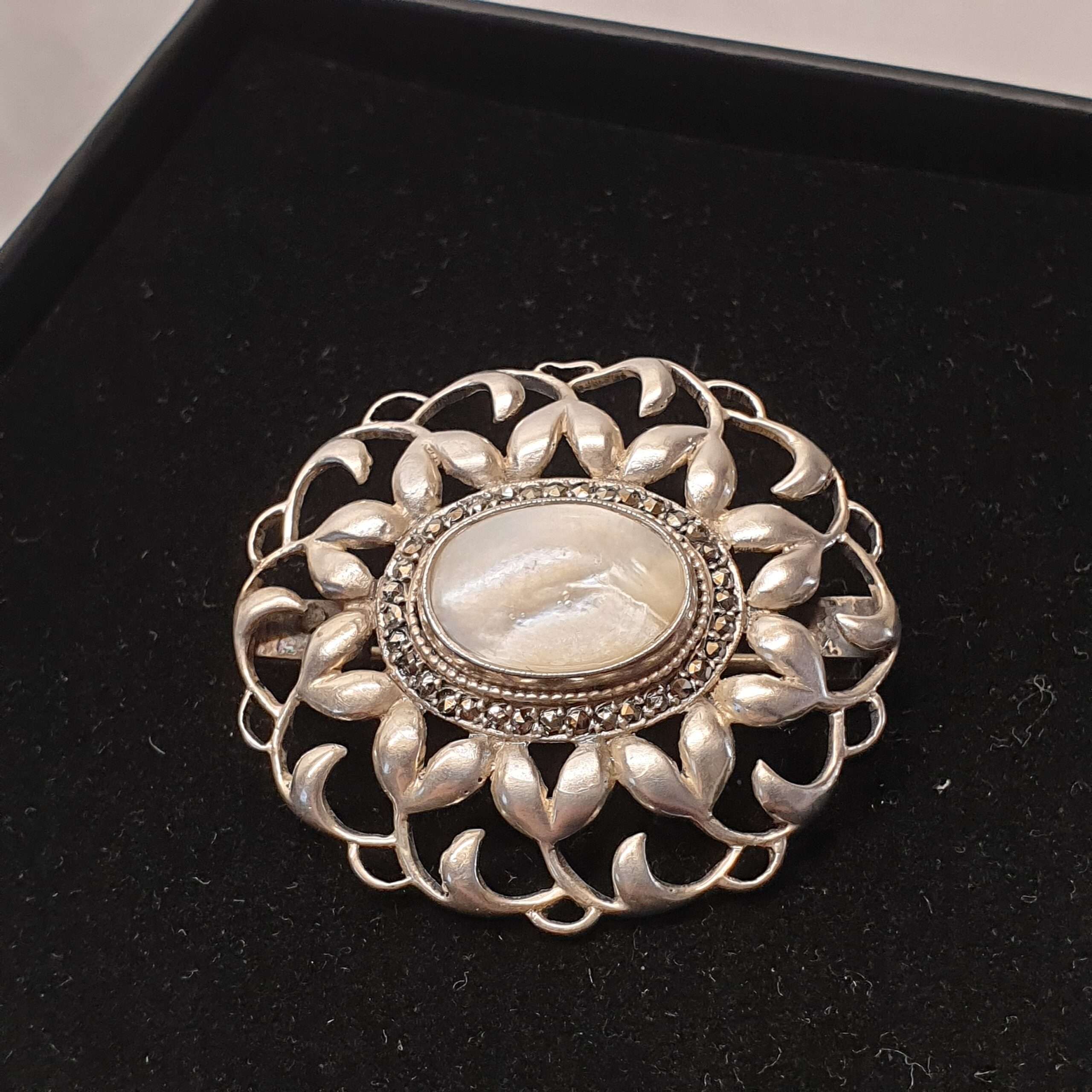 Jugendstil Shabby Vintage antike Brosche Anstecknadel Karl Karst Silber 800 Perlmutt & Markasiten Design außergewöhnlich Rarität SB401