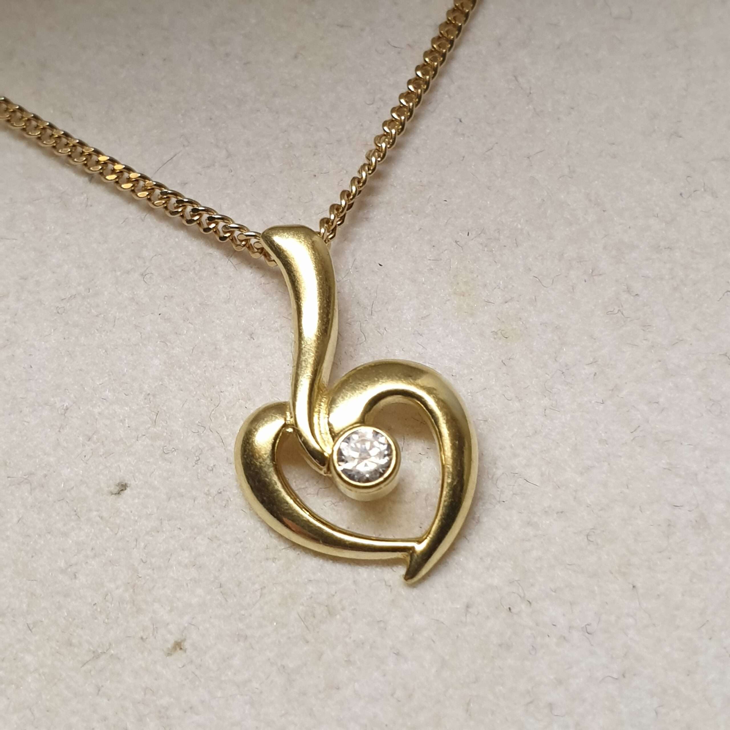 Goldanhänger Anhänger Herz Gold 333 Kristall klar Design edel Vintage GAN139