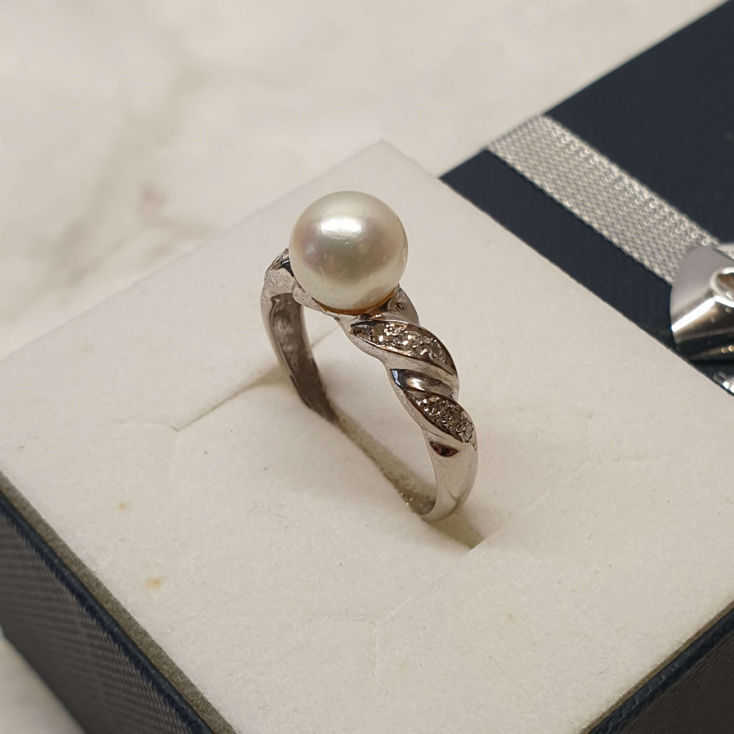 18 mm Goldring Ring Weißgold 585 Perle & Diamantsteinchen Vintage Eleganz GR105 – Bild 3