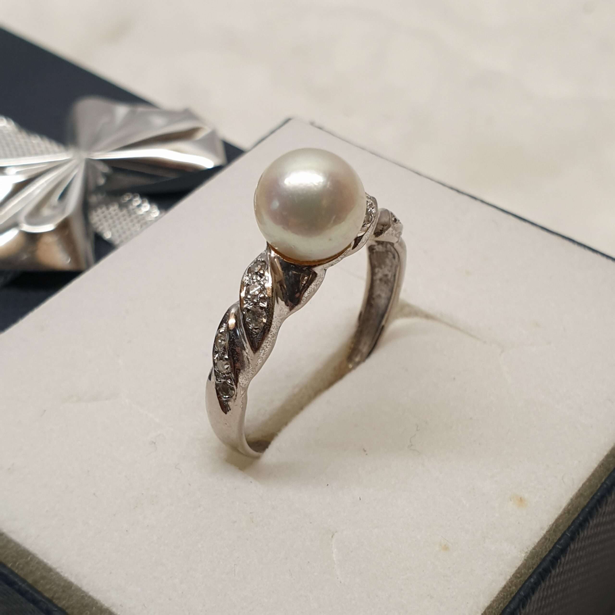 18 mm Goldring Ring Weißgold 585 Perle & Diamantsteinchen Vintage Eleganz GR105