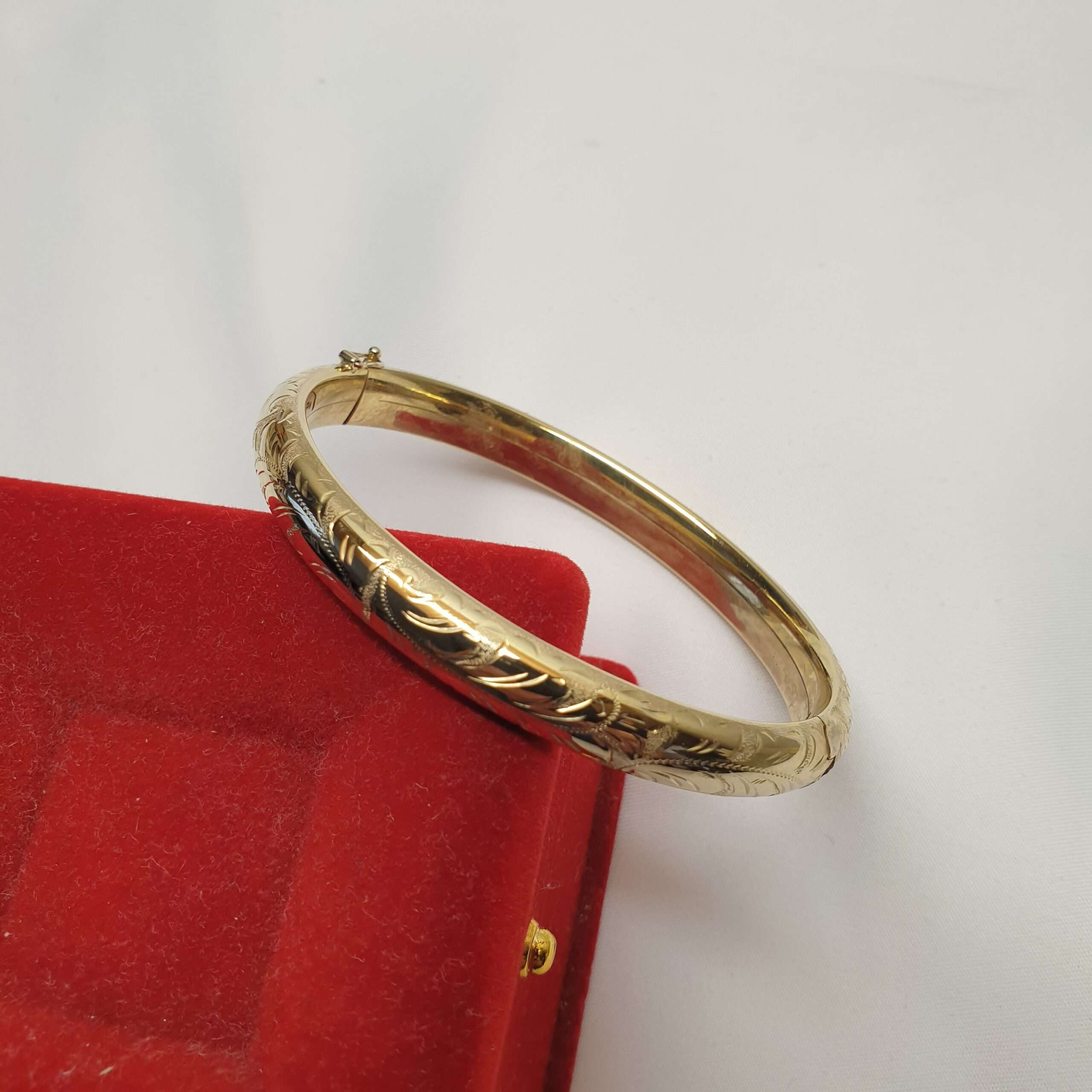 Nostalgischer Armschmuck Armreif Gold 333 ziseliertes Design Vintage elegant GA127