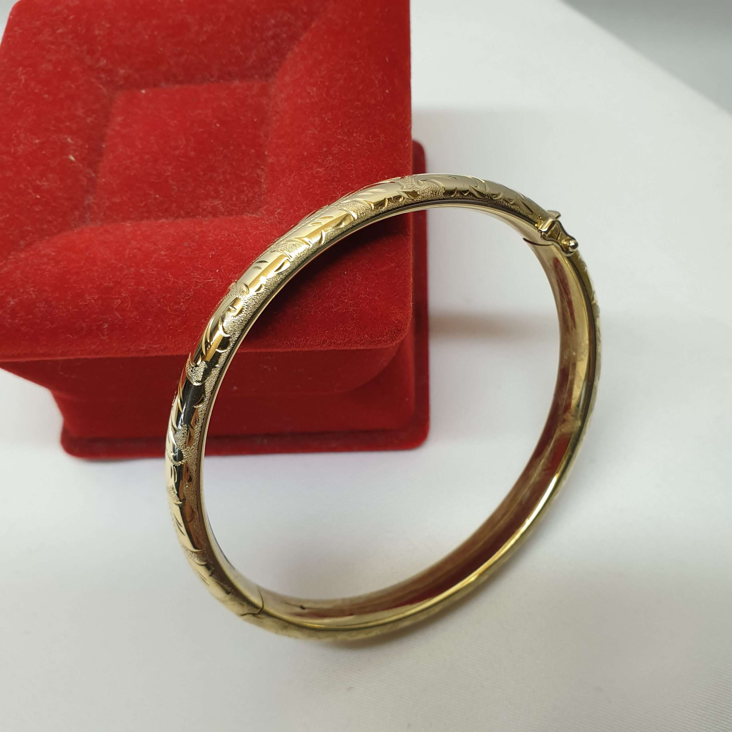 Nostalgischer Armschmuck Armreif Gold 333 ziseliertes Design Vintage elegant GA127 – Bild 4