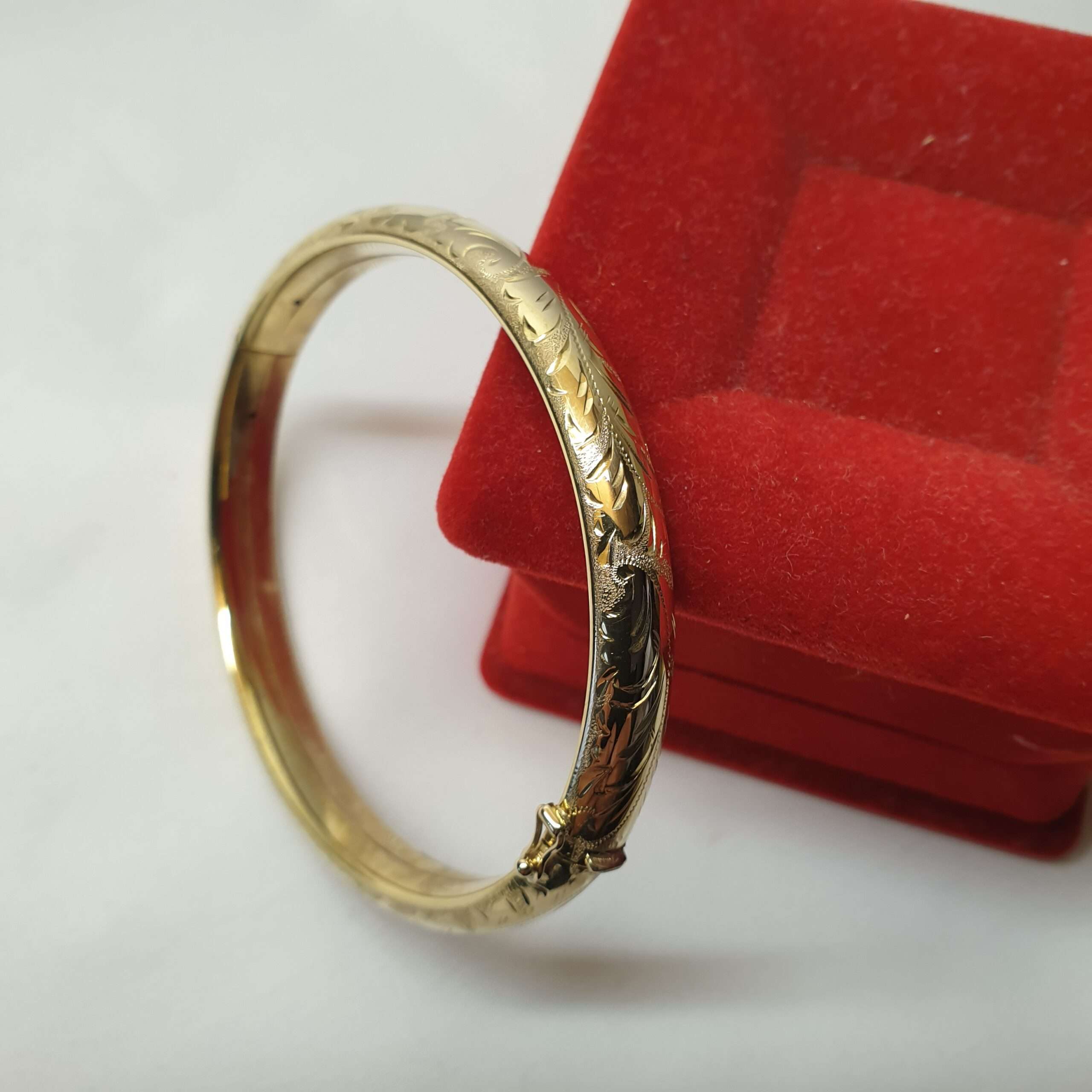 Nostalgischer Armschmuck Armreif Gold 333 ziseliertes Design Vintage elegant GA127 – Bild 3