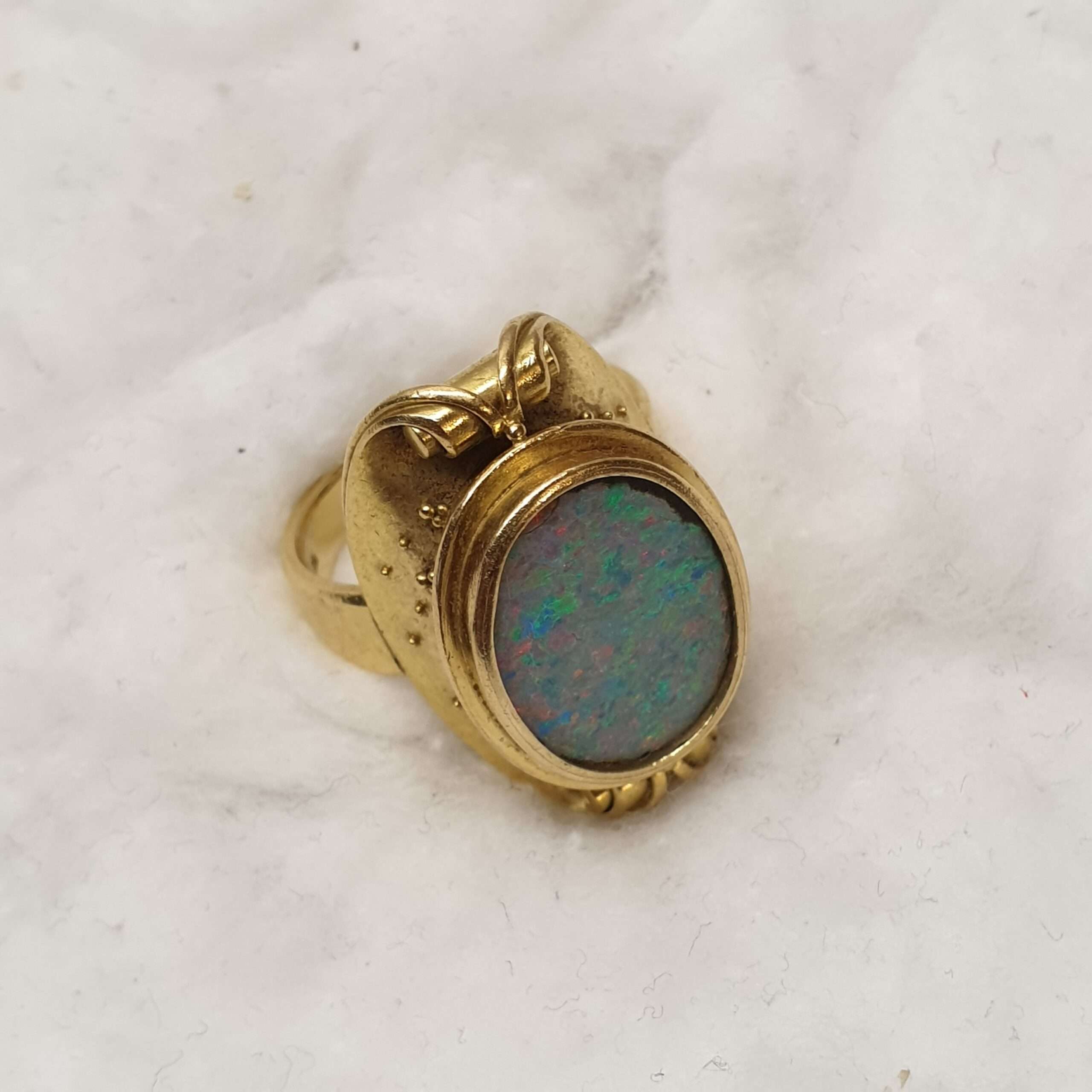 18,5 mm Wunderschöner Goldring Ring Gold 750 Opal blau Regenbogenopal Nostalgie Shabby Vintage Goldschmiede Kunst selten rar GR510