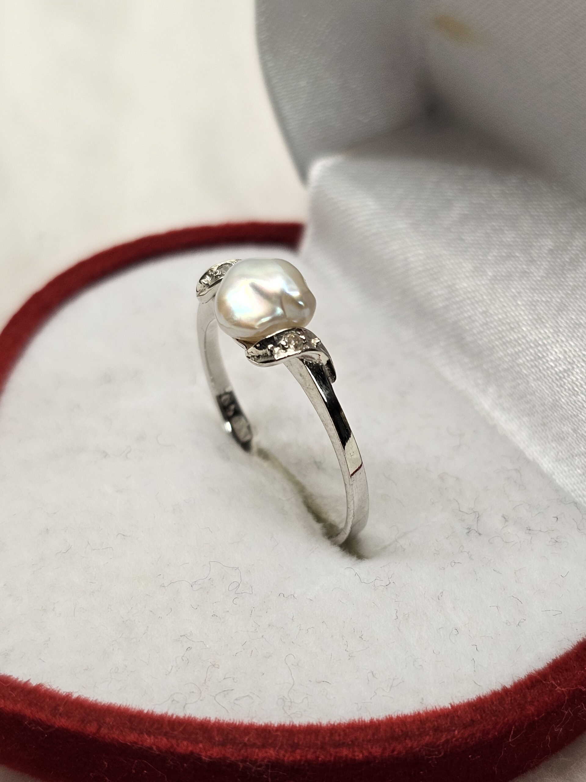 17,7 mm Goldring Ring Gold Weißgold 585 Keshi Perle & kleine Diamantsteinchen Vintage Unikat edel GR219 – Bild 3