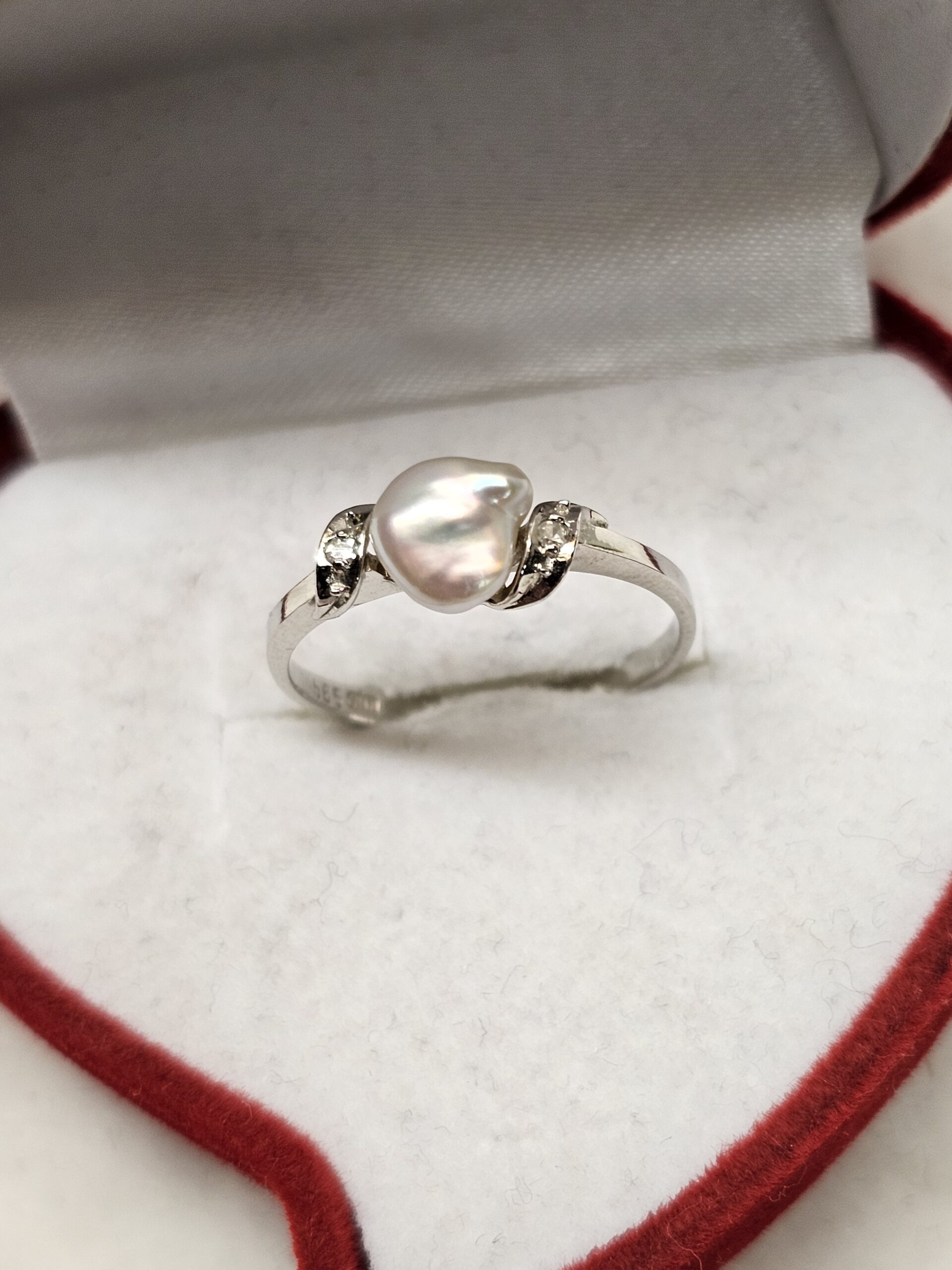 17,7 mm Goldring Ring Gold Weißgold 585 Keshi Perle & kleine Diamantsteinchen Vintage Unikat edel GR219