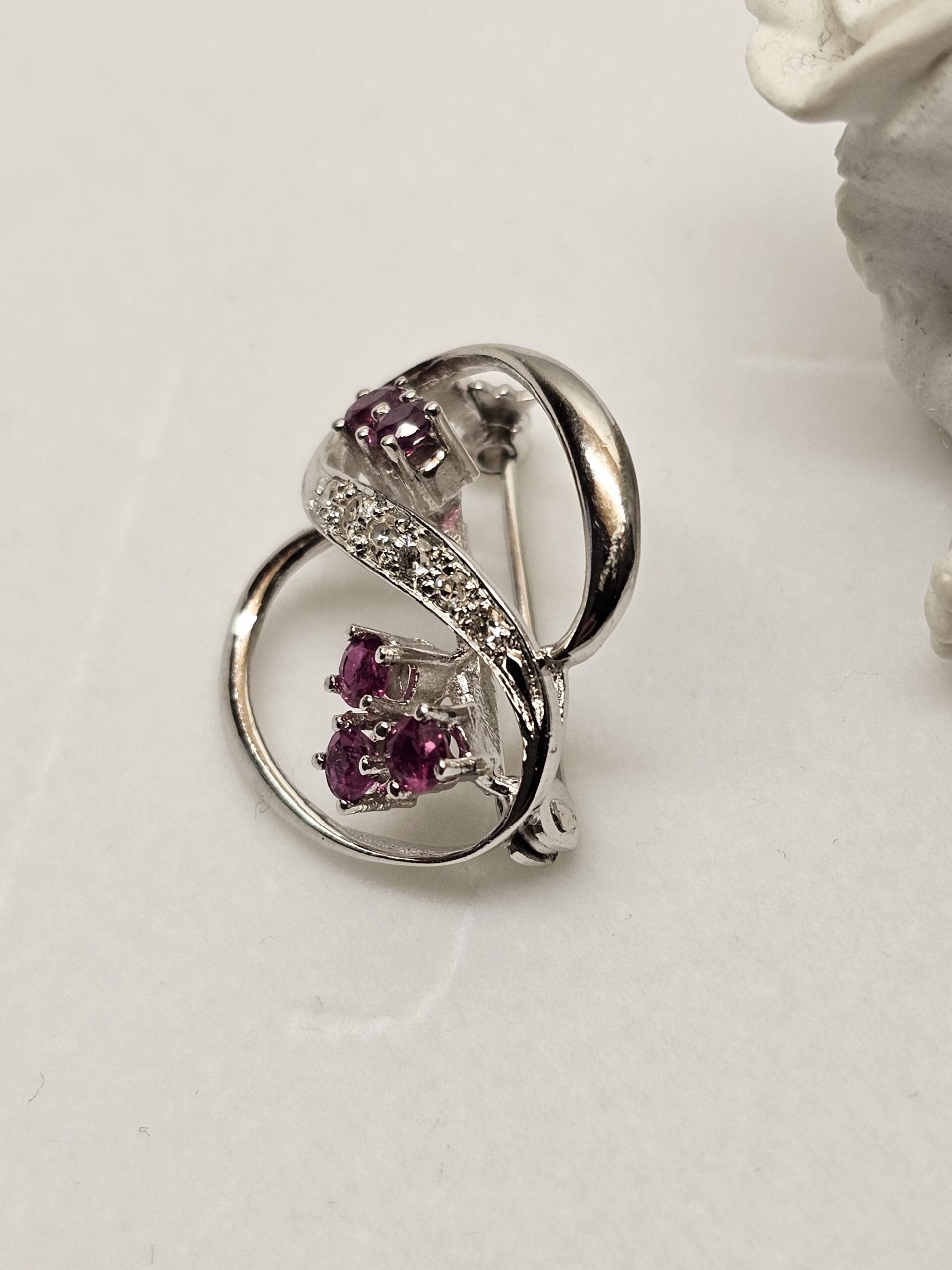 Brosche Anstecknadel Goldbrosche Gold Weißgold Rubine & Diamantsteinchen Vintage elegant kunstvolle Gestaltung GB110 – Bild 3