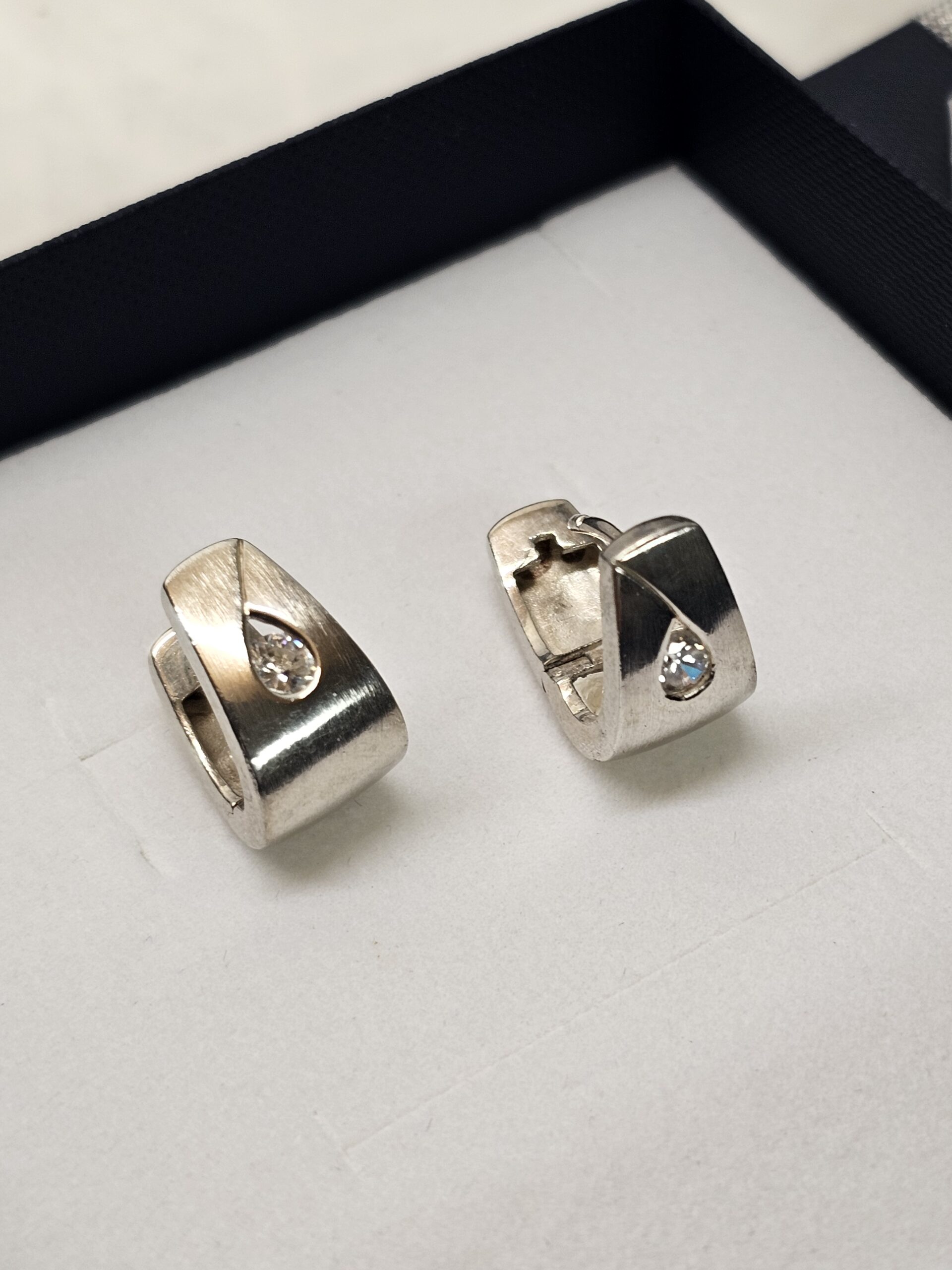 Ohrringe Silberohrringe Klappcreolen Creolen Silber 925 Kristall klar Vintage elegant SO428 – Bild 4