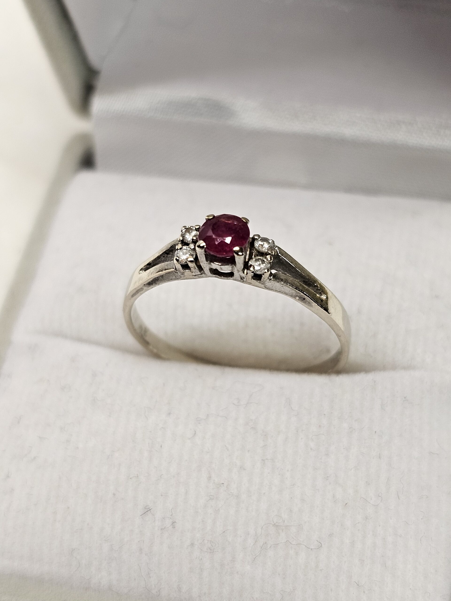 18,6 mm Goldring Ring Weißgold 585 Rubin & Kristallsteinchen Vintage Eleganz GR232 – Bild 2