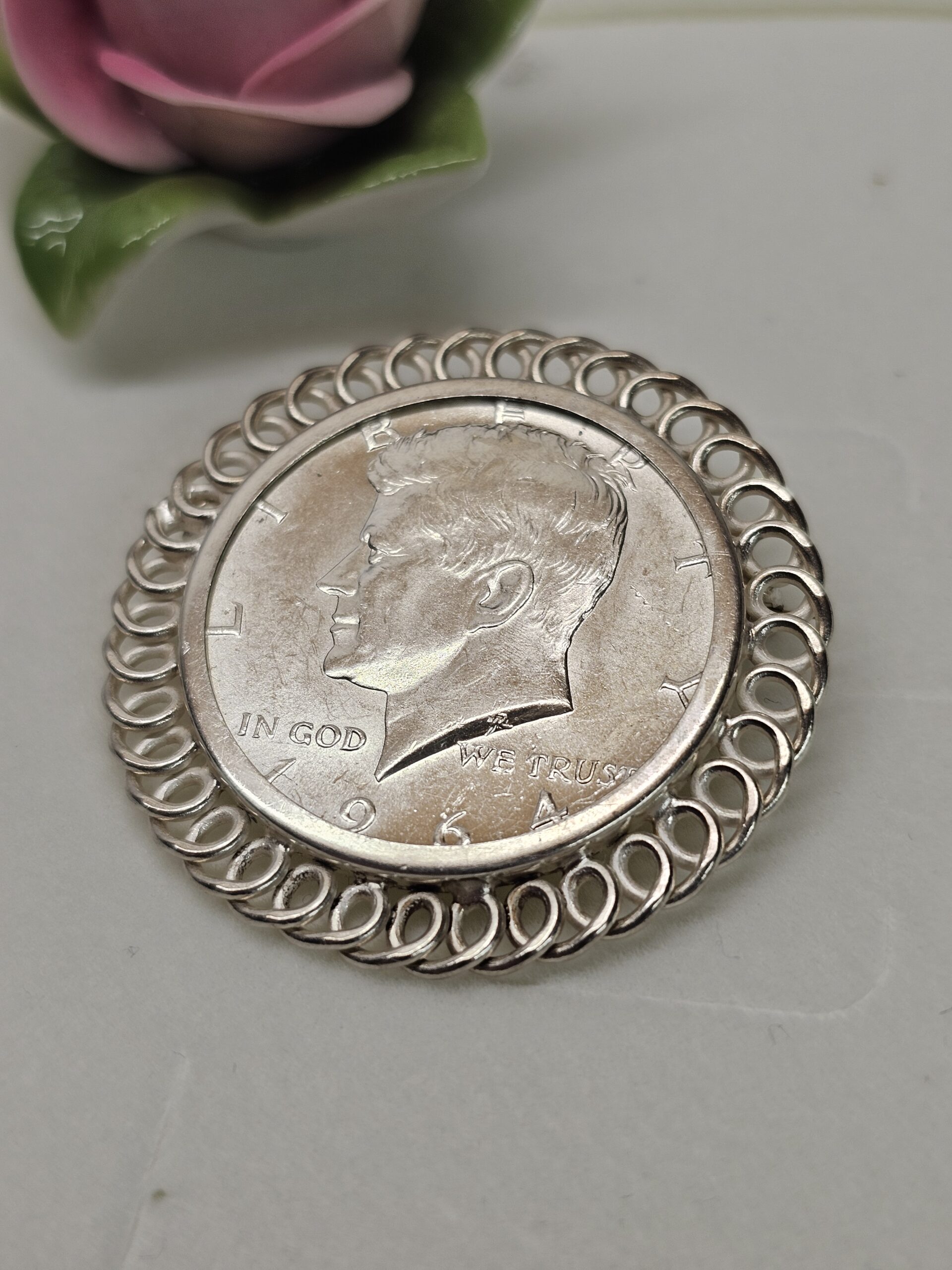 Brosche Anstecknadel Half Dollar Liberty Kennedy 1964 United States of America Vintage elegant SB547